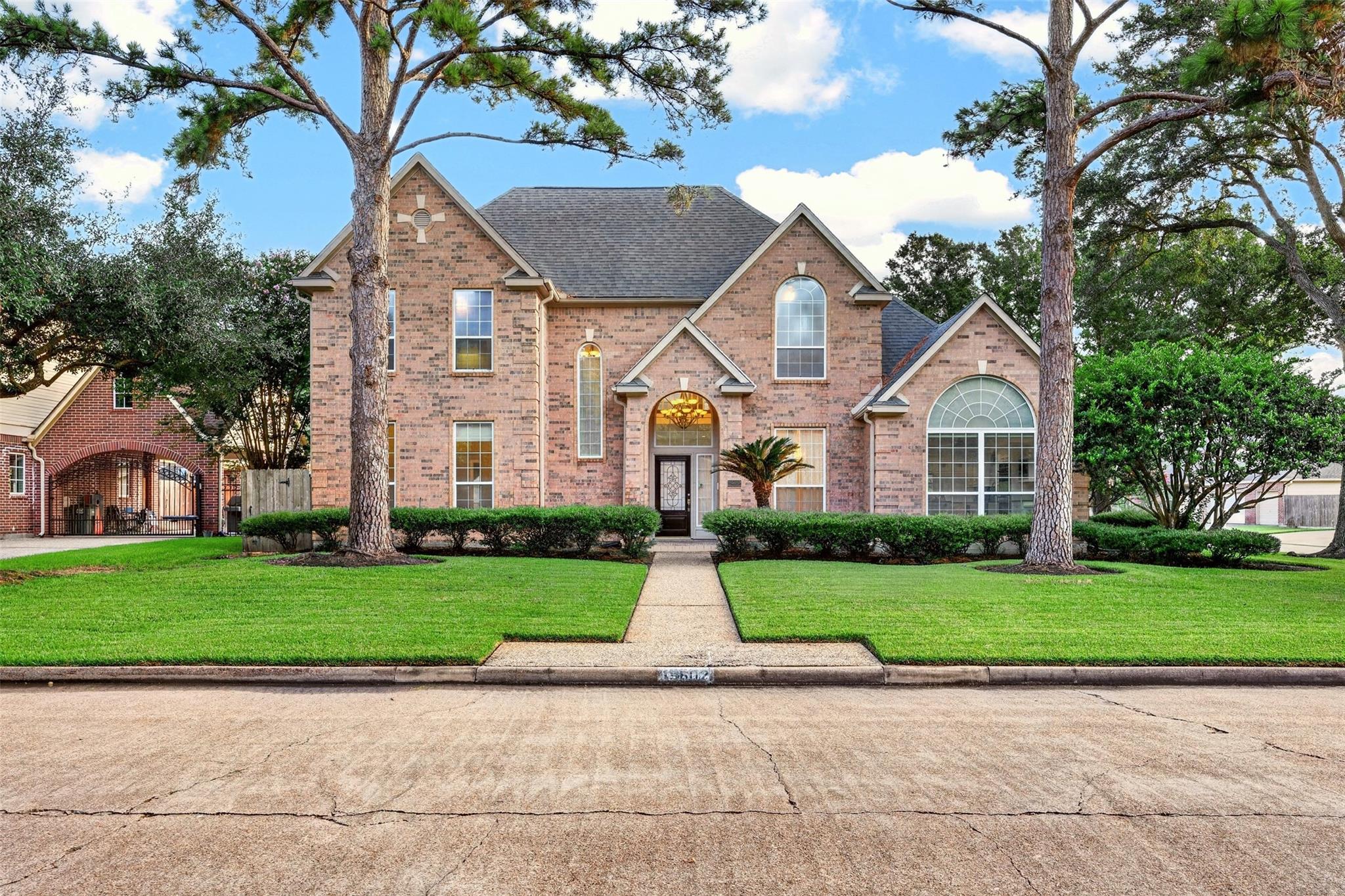 19602 Laurel Park Lane — photo