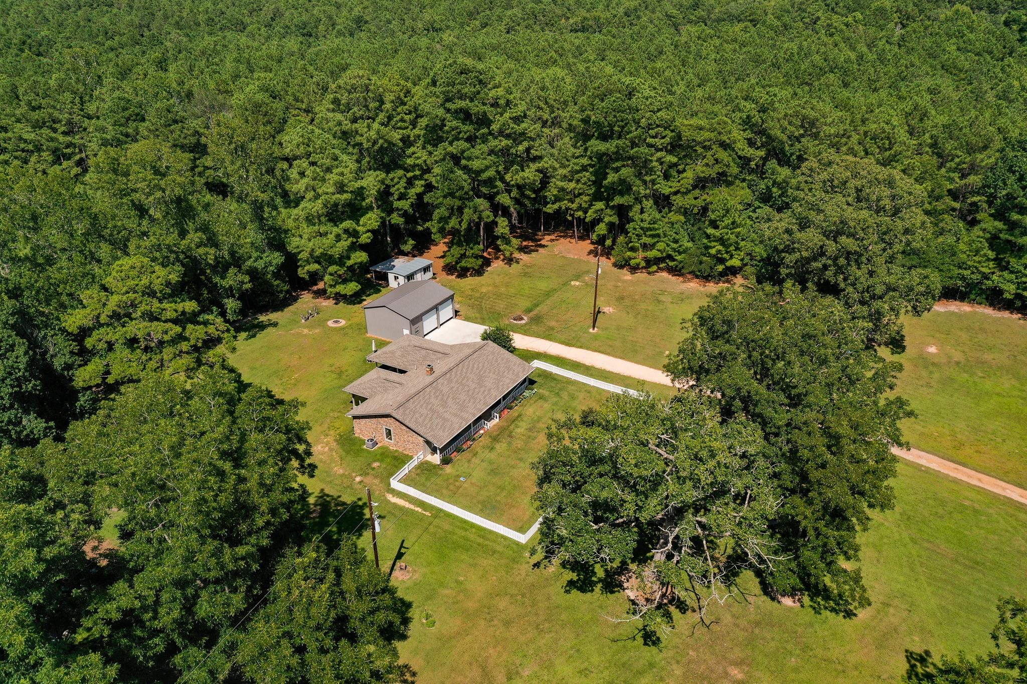 939 FM 1746 — photo