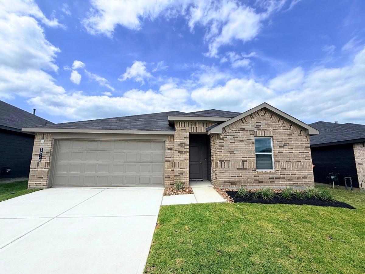 16466 Pinebrook Leaf Lane — photo