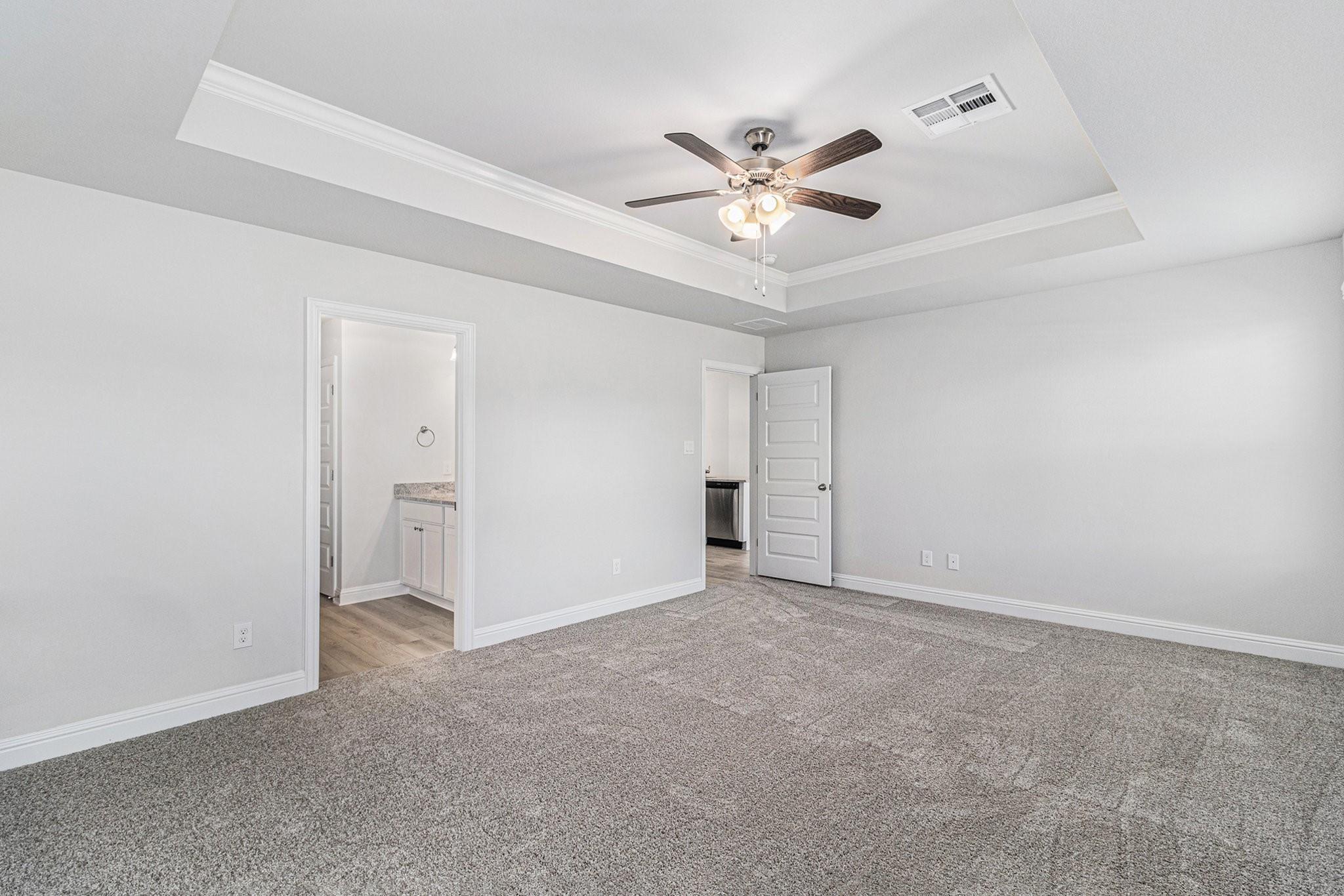 10 Keystone Court, Angleton, TX 77515 — photo 2