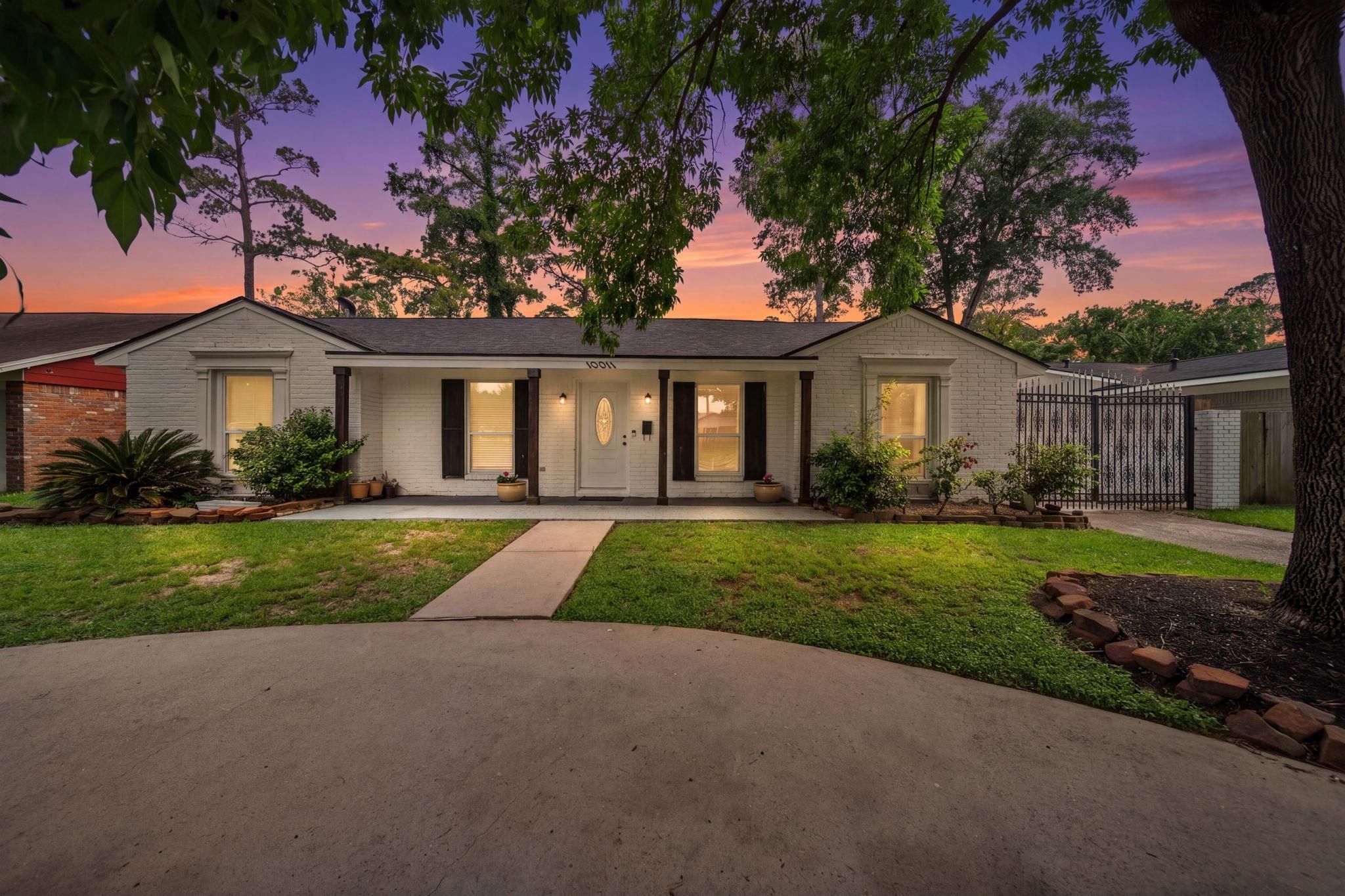 10011 Westview Drive — photo