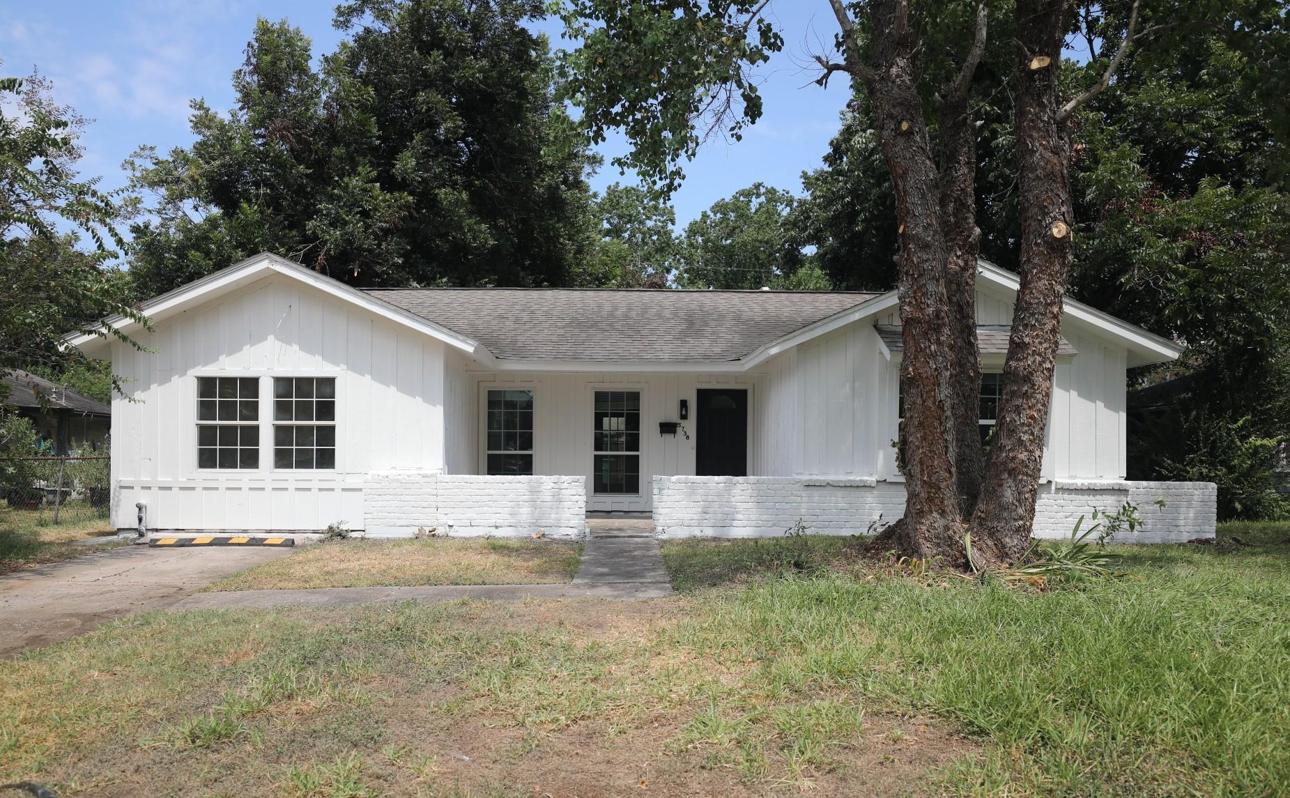 5738 Newquay Street — photo