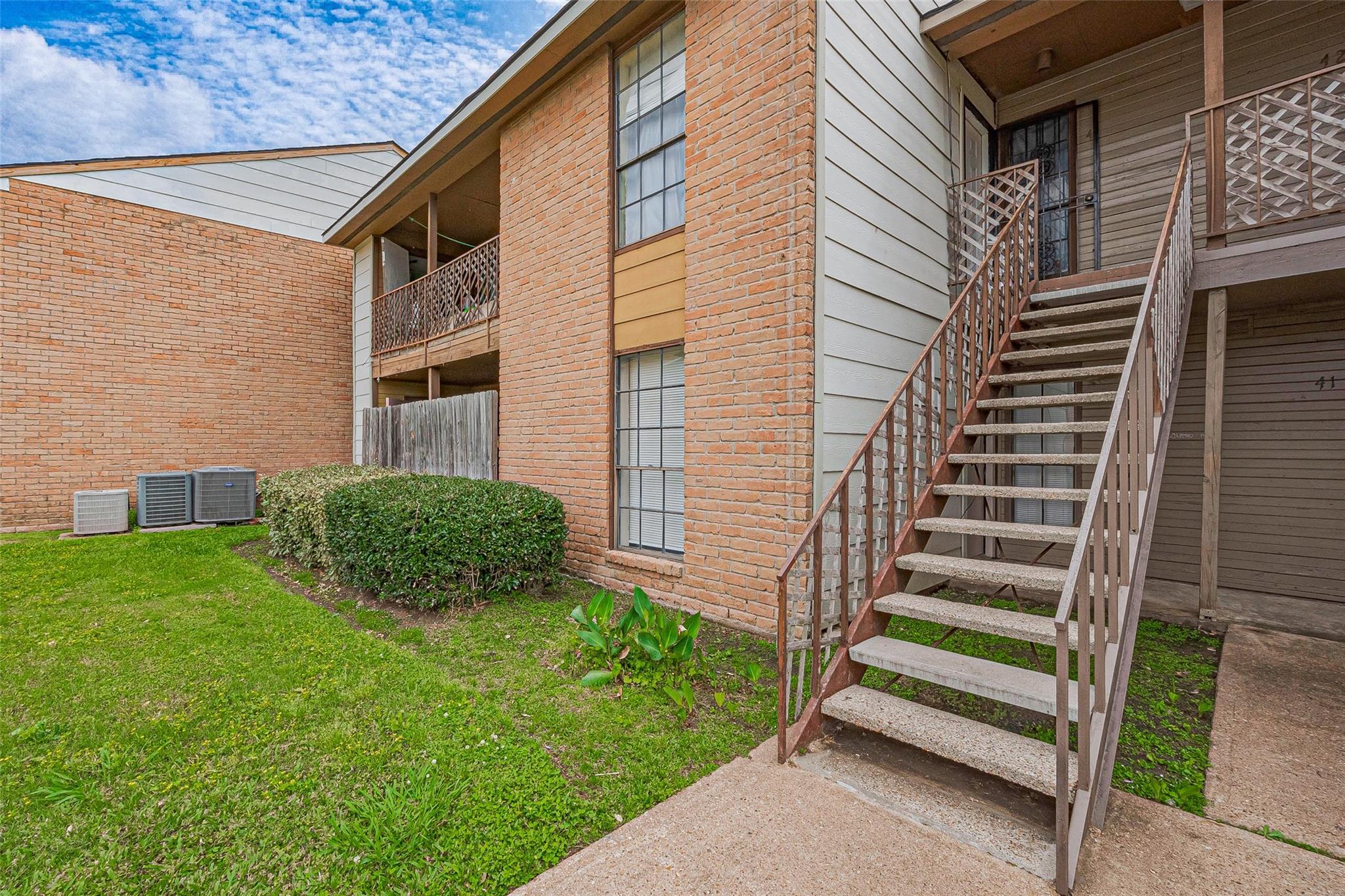 9090 S Braeswood Boulevard #43 — photo