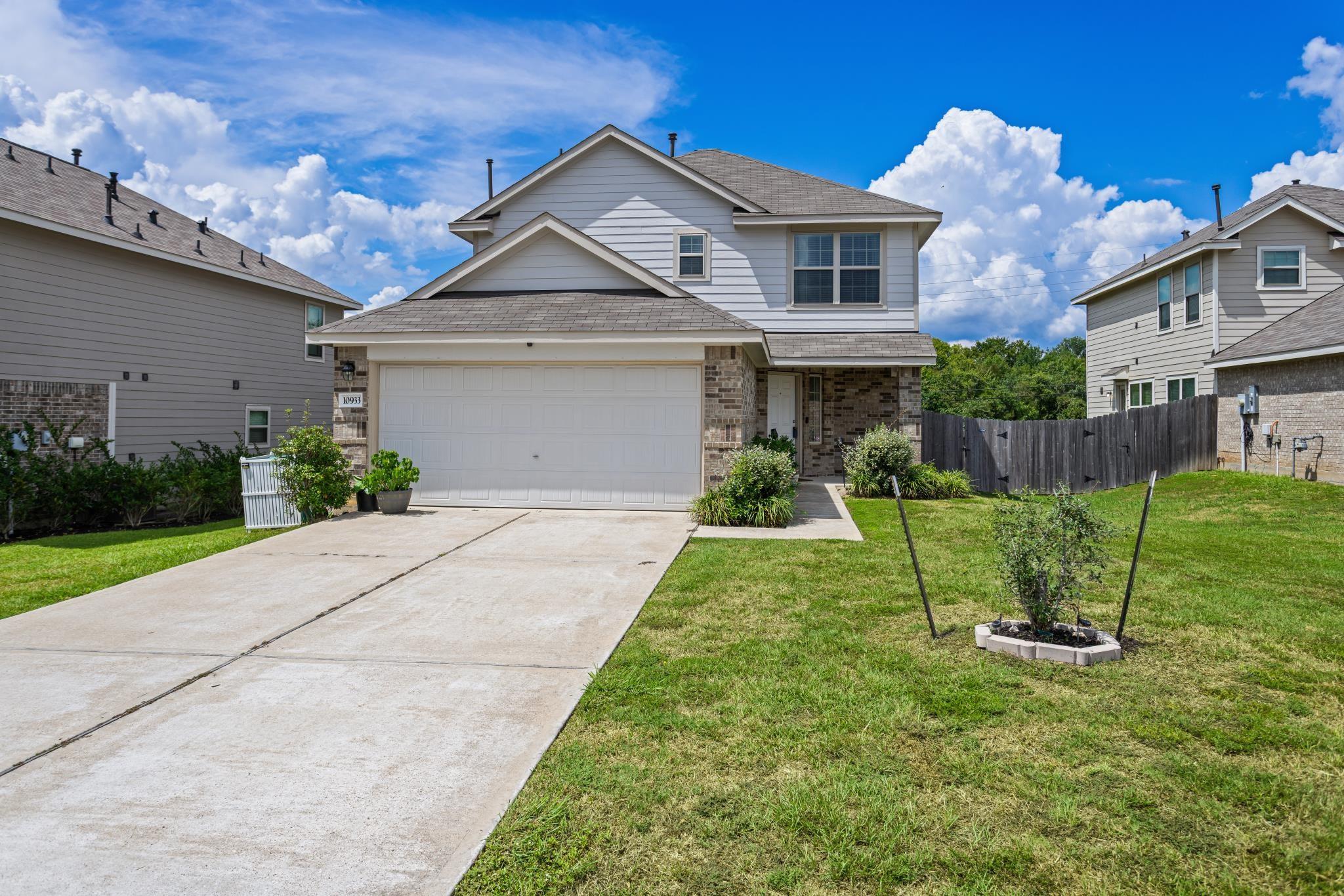 10933 S Lake Mist Lane — photo