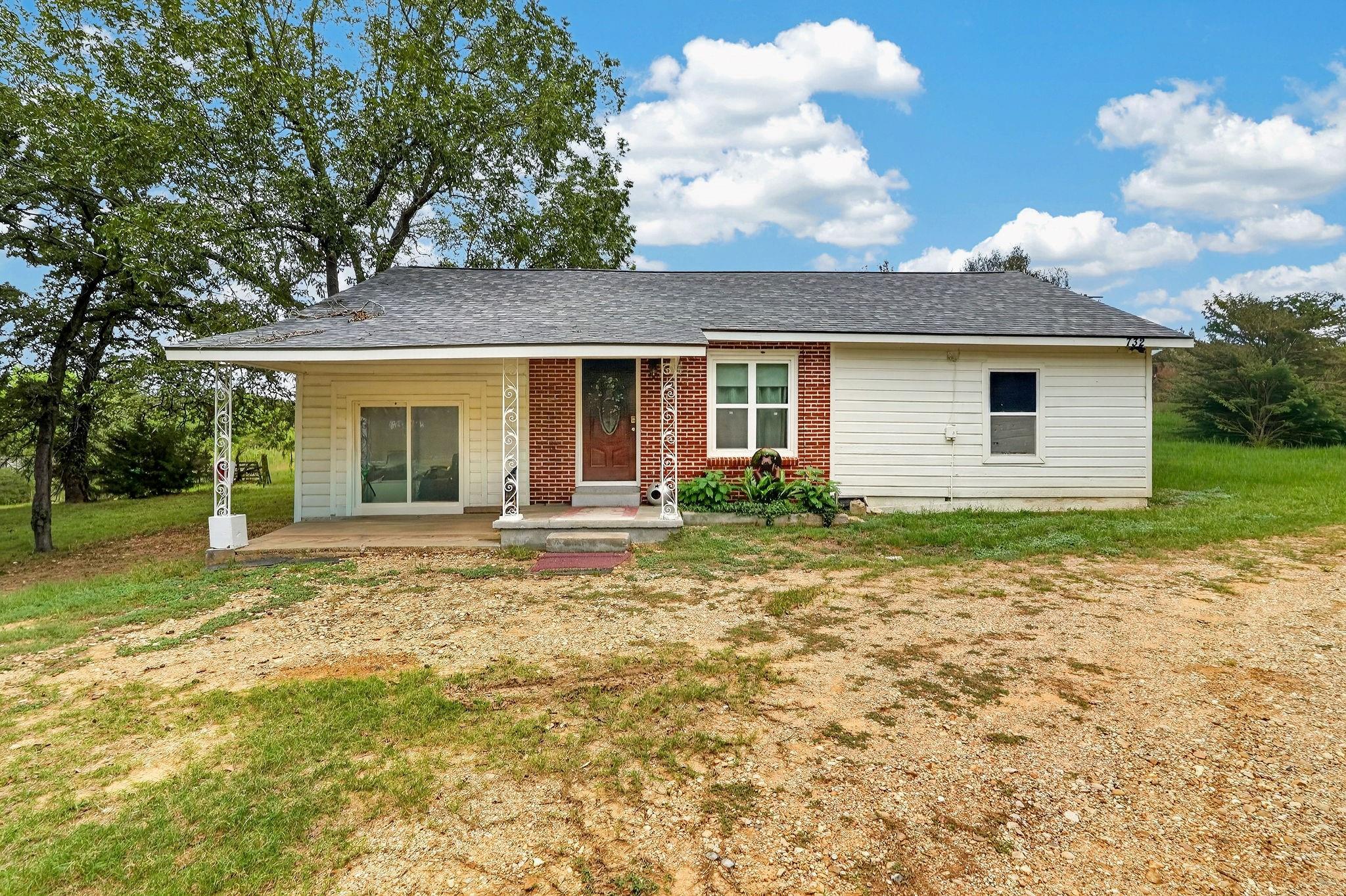 732 FM 485 — photo