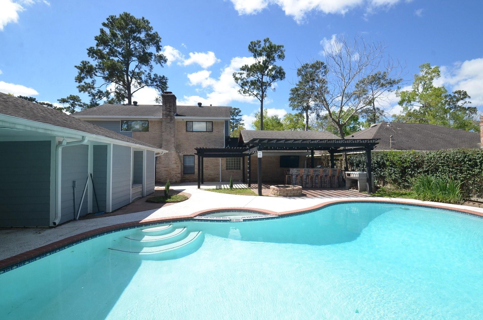 2711 Williamsburg Drive — photo