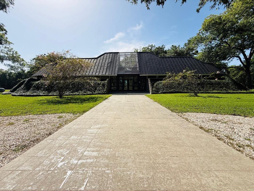 1504 Half Moon Drive — photo