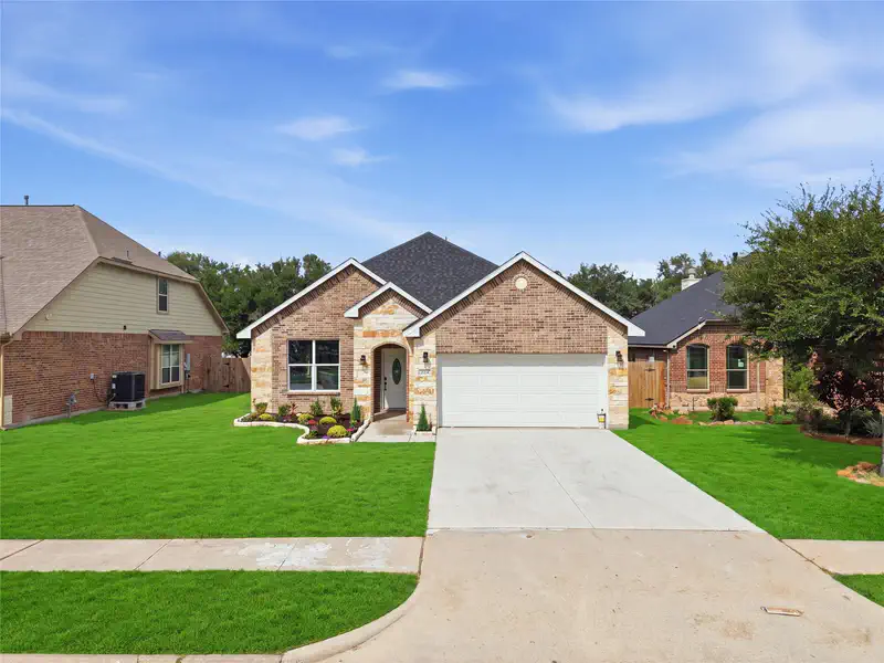5014 E Meadow Drive — photo