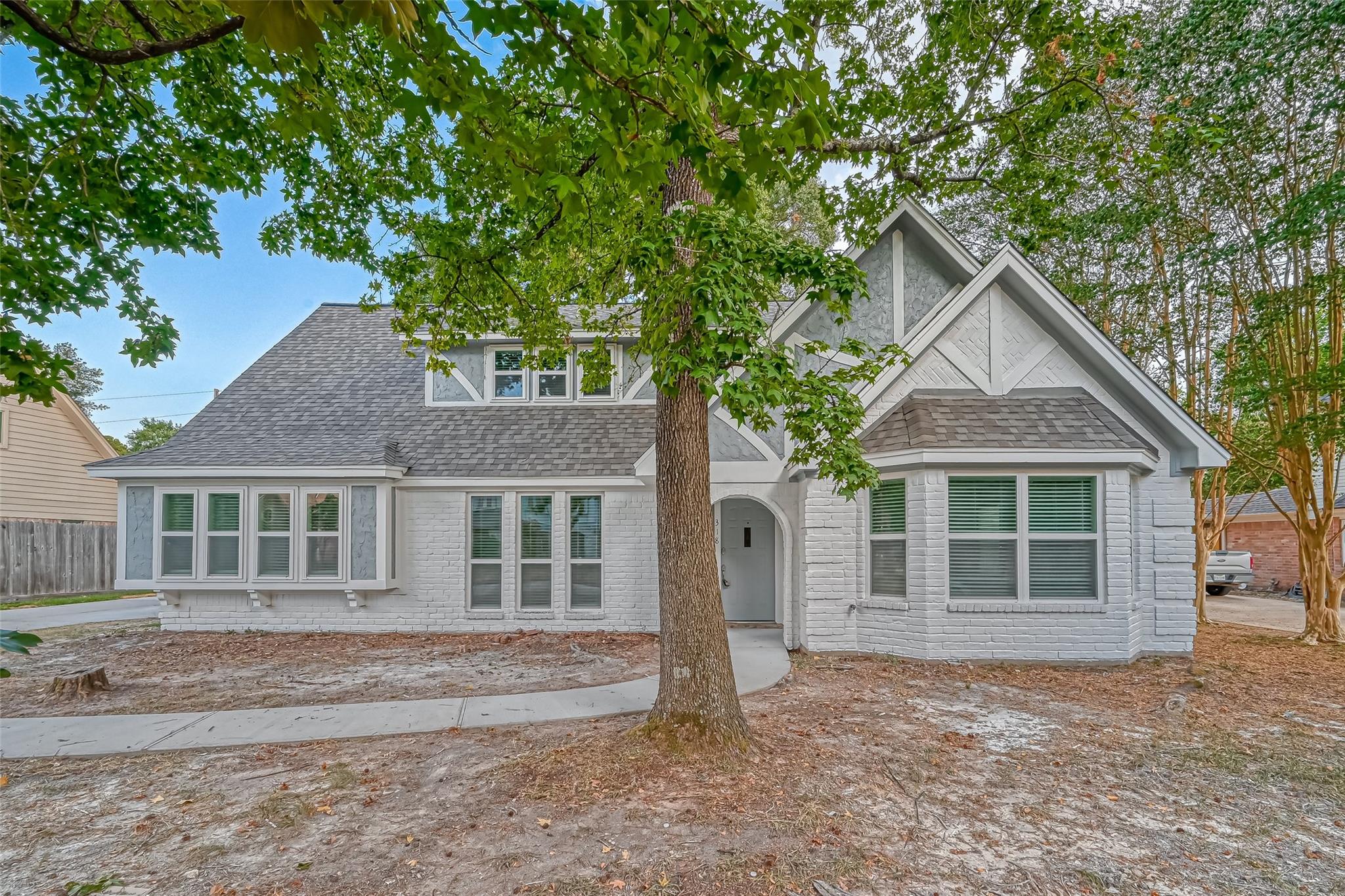 318 Pine Manor Drive — photo