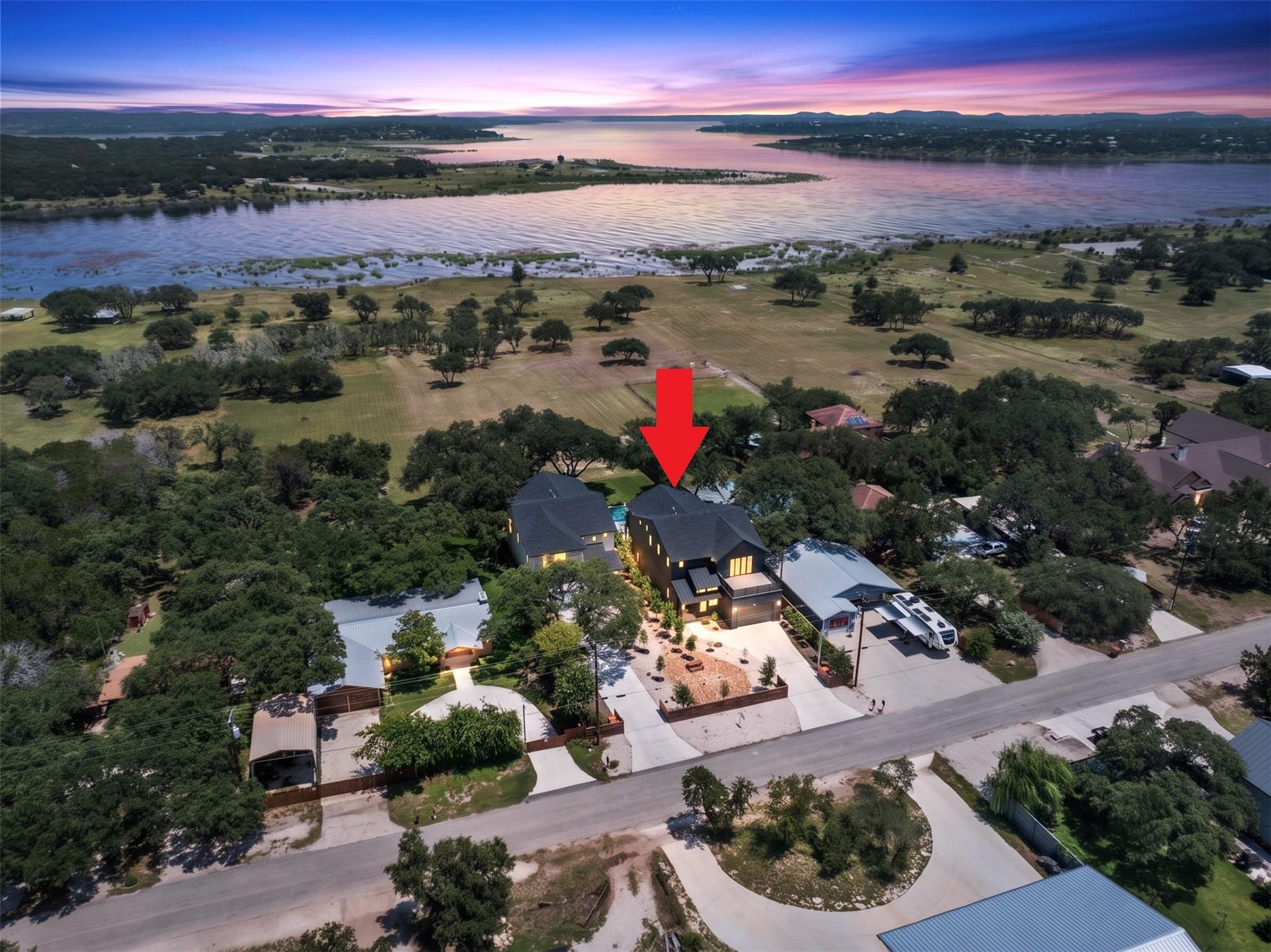 2854 Lakeshore Drive — photo
