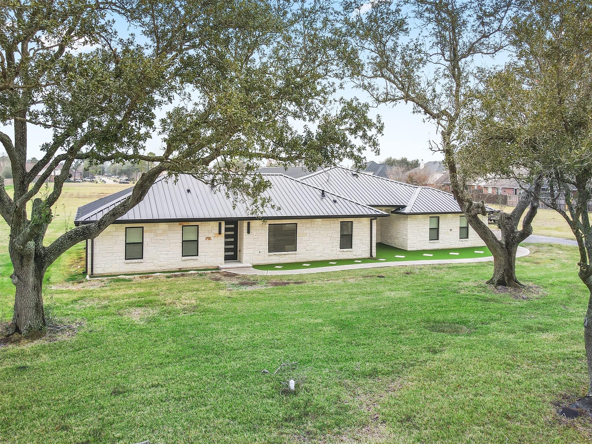 4002 Dixie Farm Road — photo