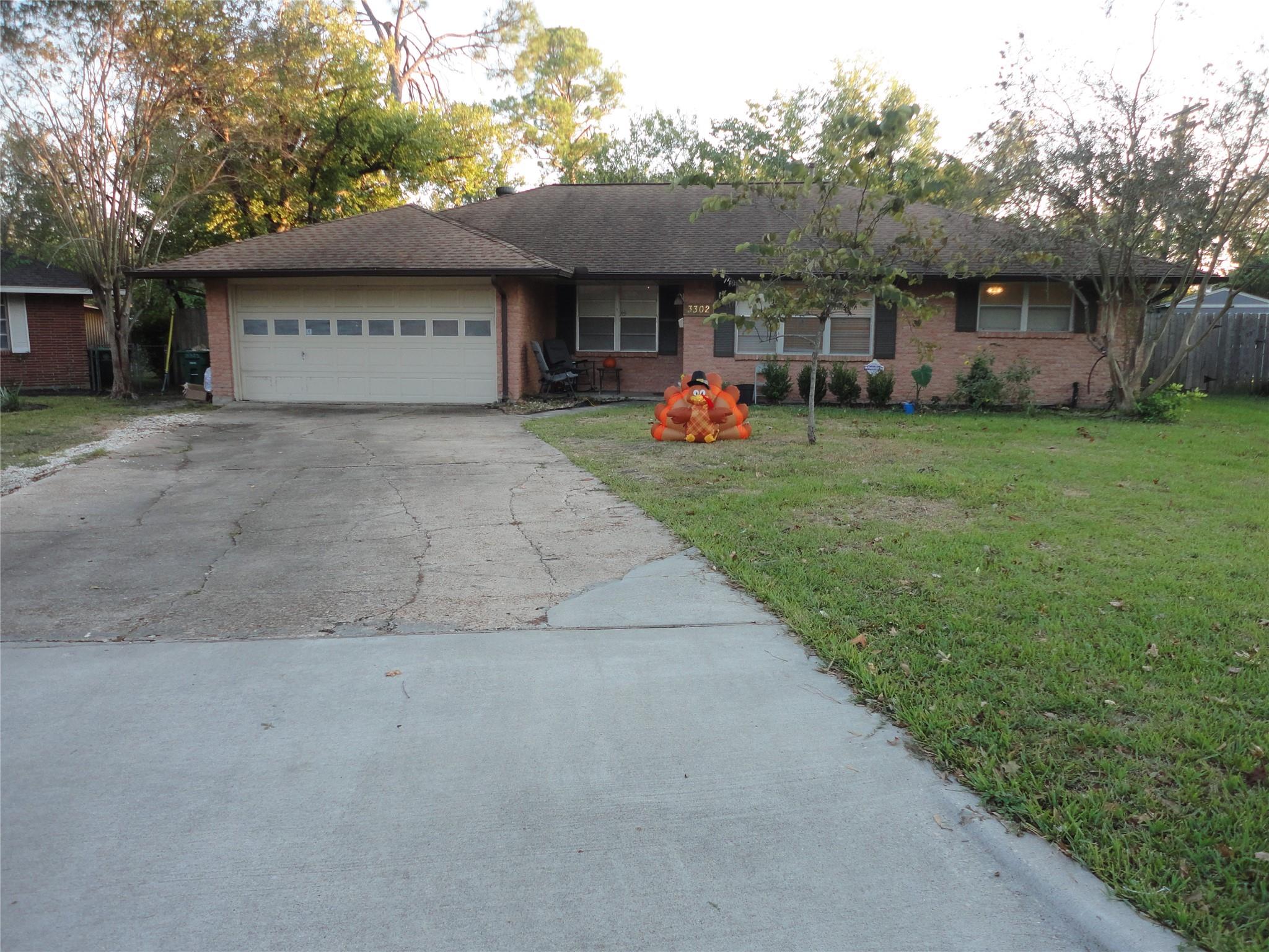 3302 Knoll Street — photo