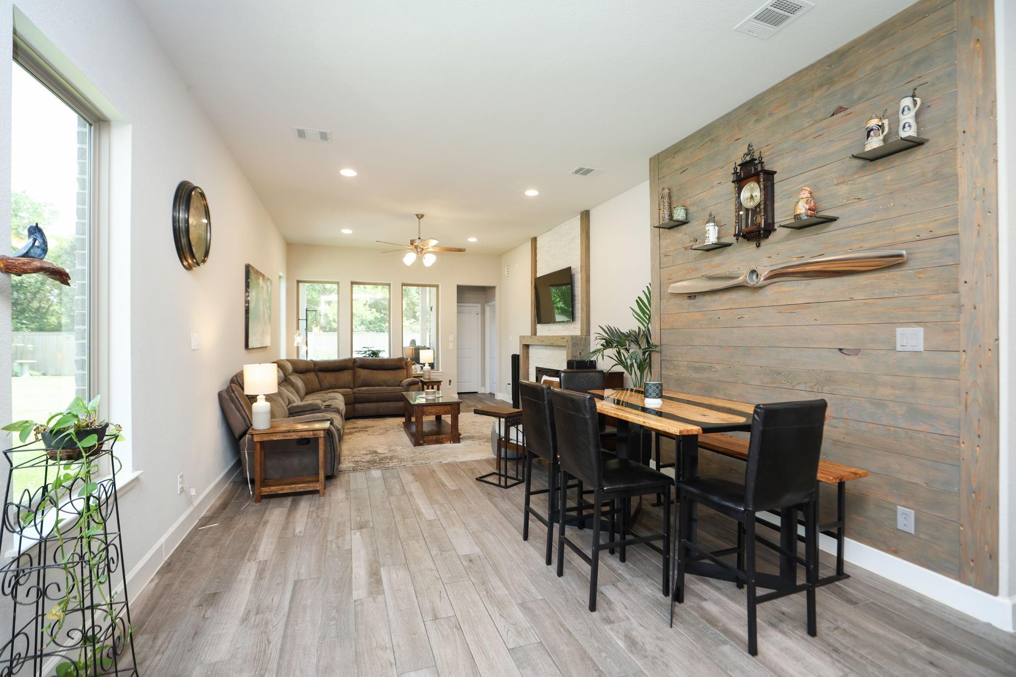 19107 Friesian Stallion Lane — photo