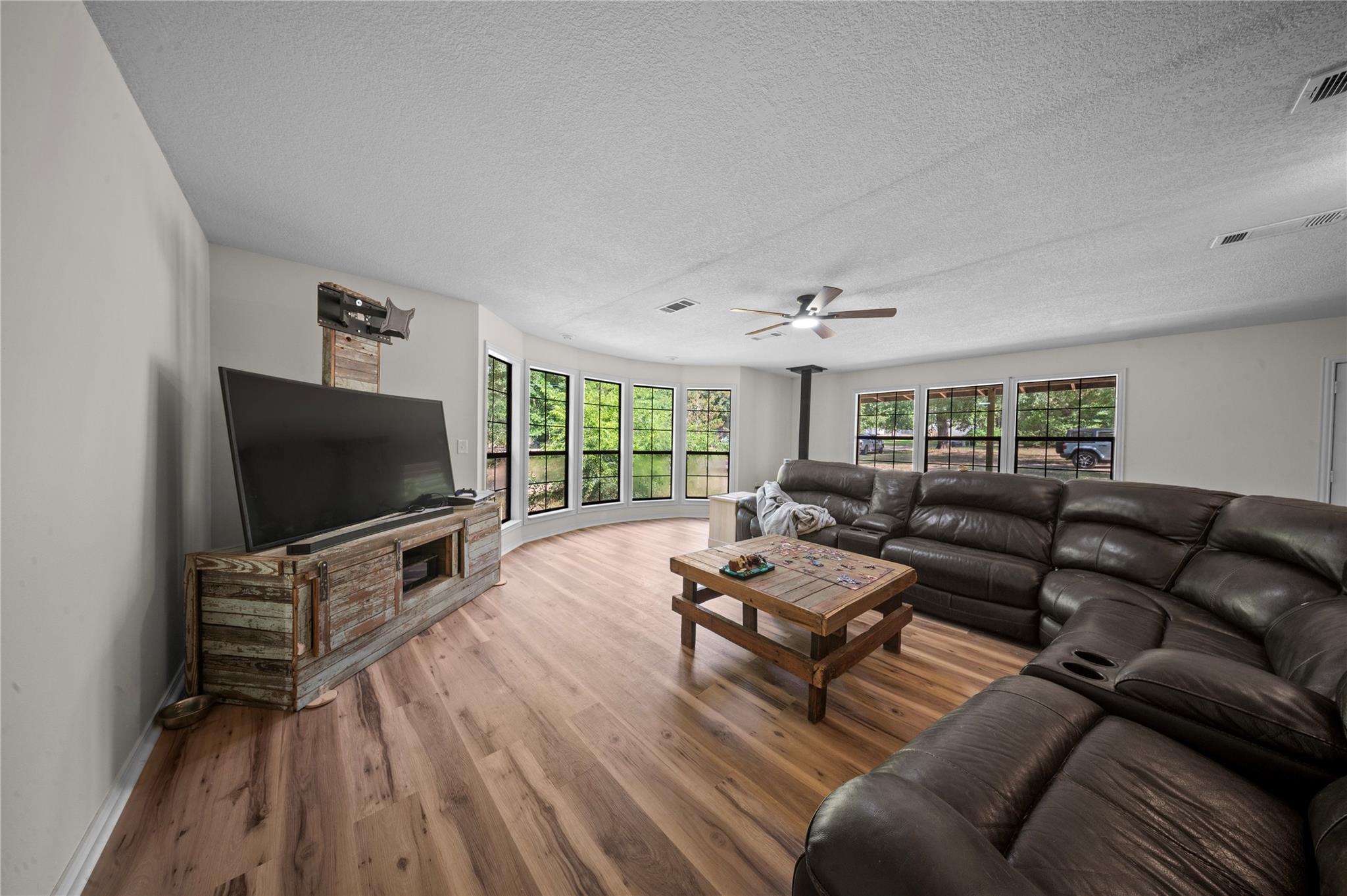 130 Hilltop Loop, Lufkin, TX 75904 — photo 2