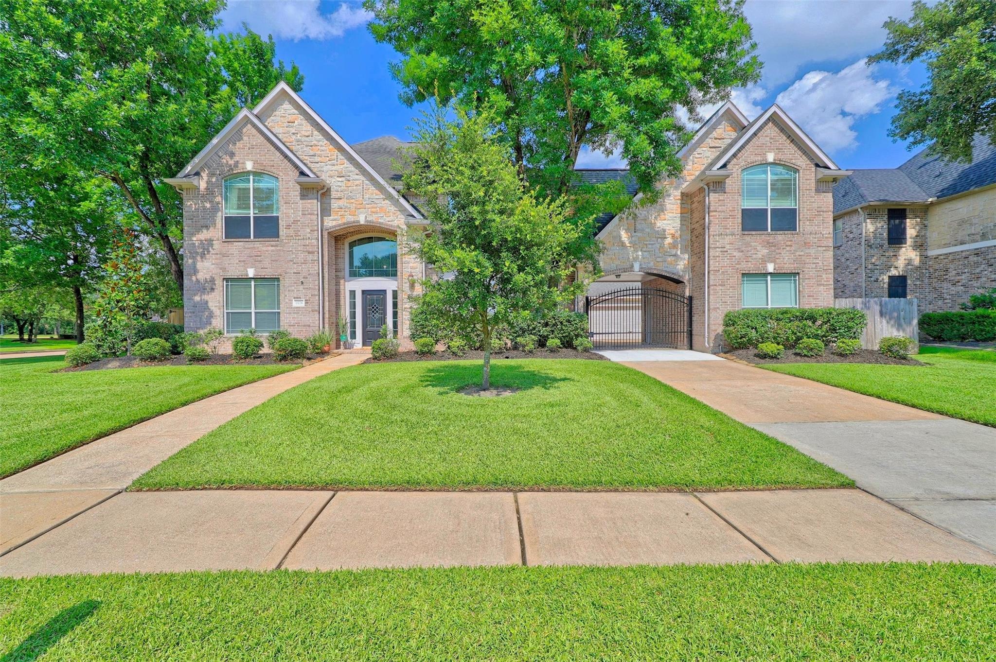 13726 Magnolia Manor Drive — photo