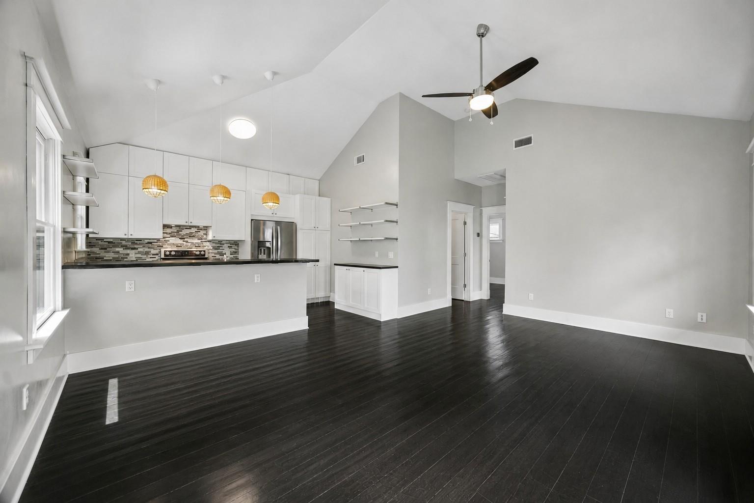 823 Cortlandt Street — photo