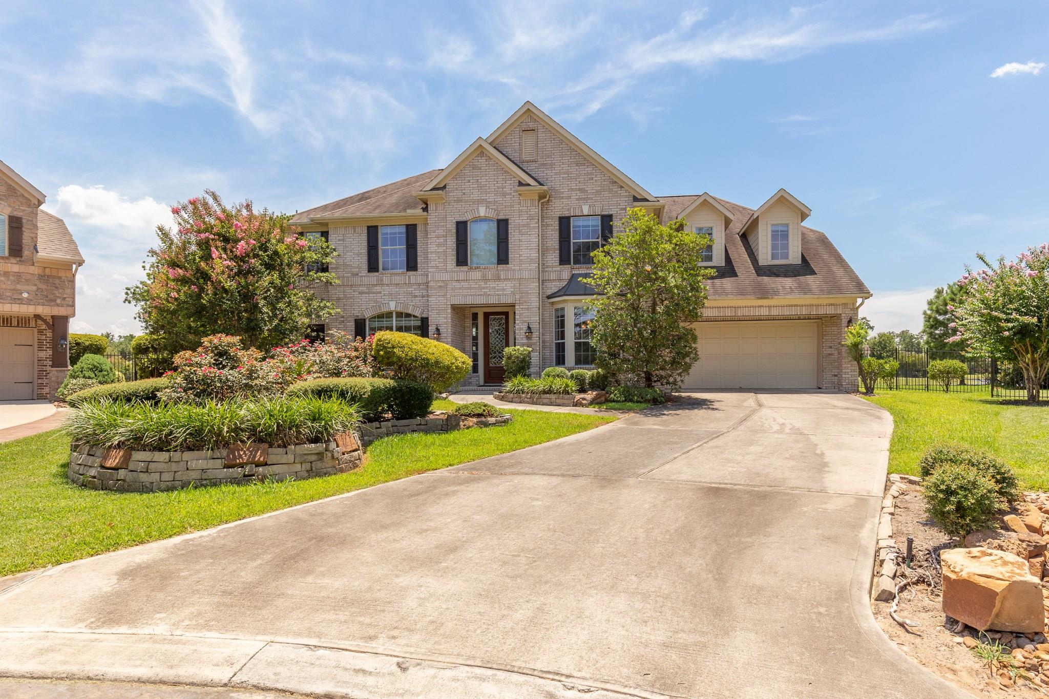 162 W Hullwood Court — photo