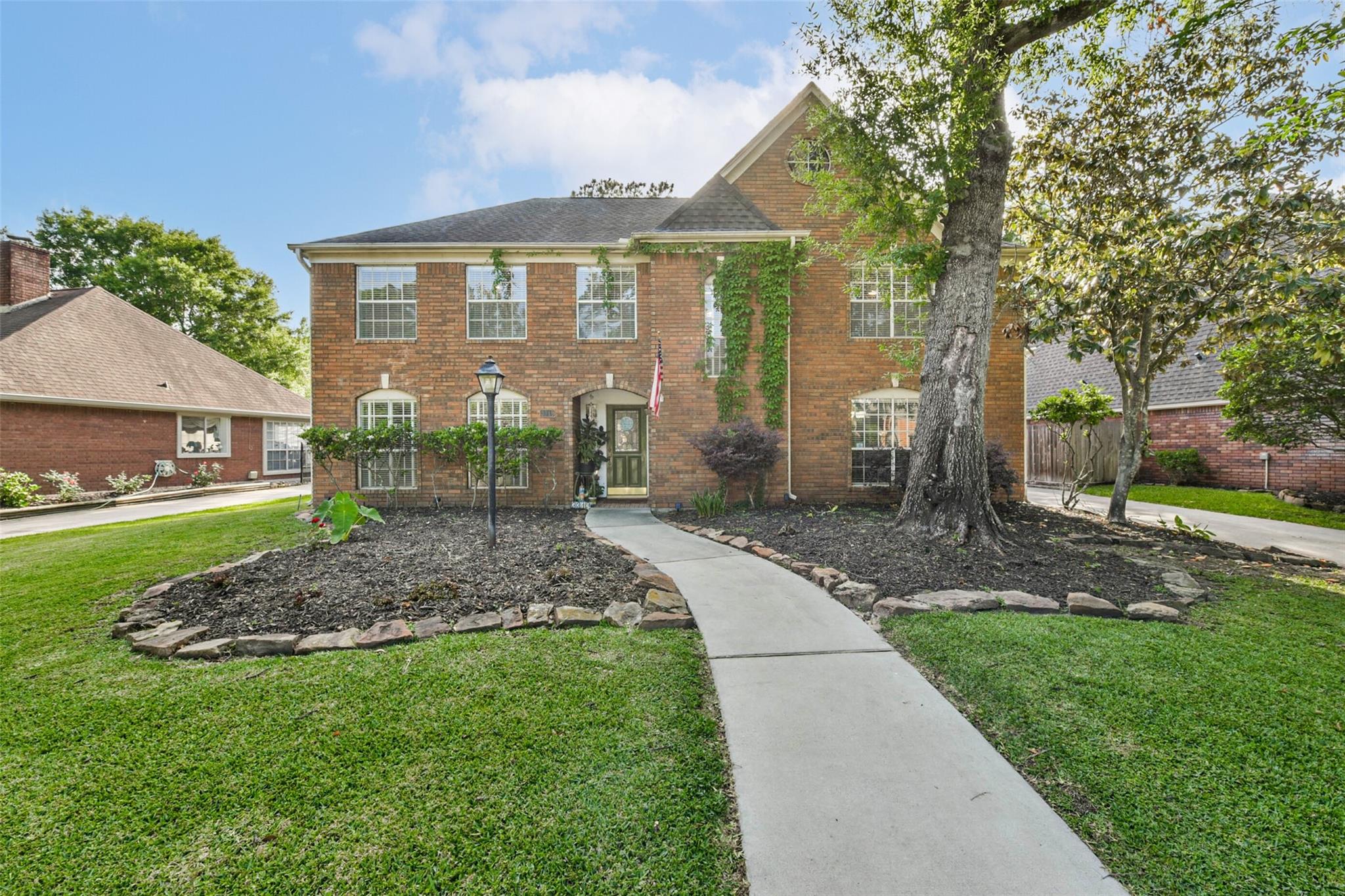 3319 Woodland View Drive — photo