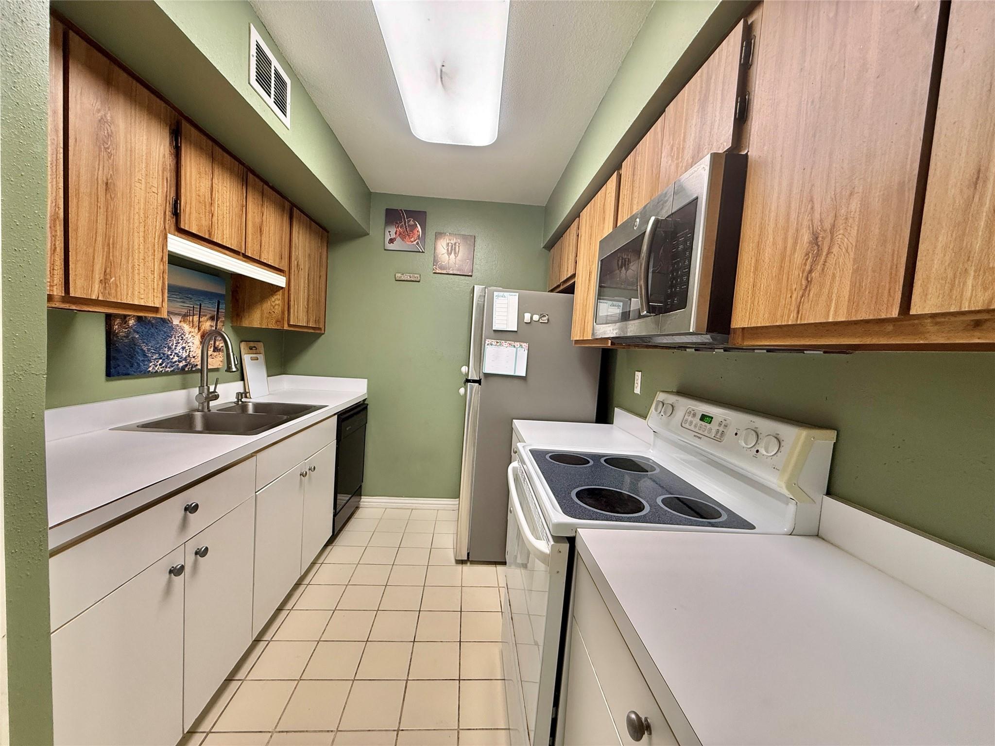 3220 69th Street #D3 — photo