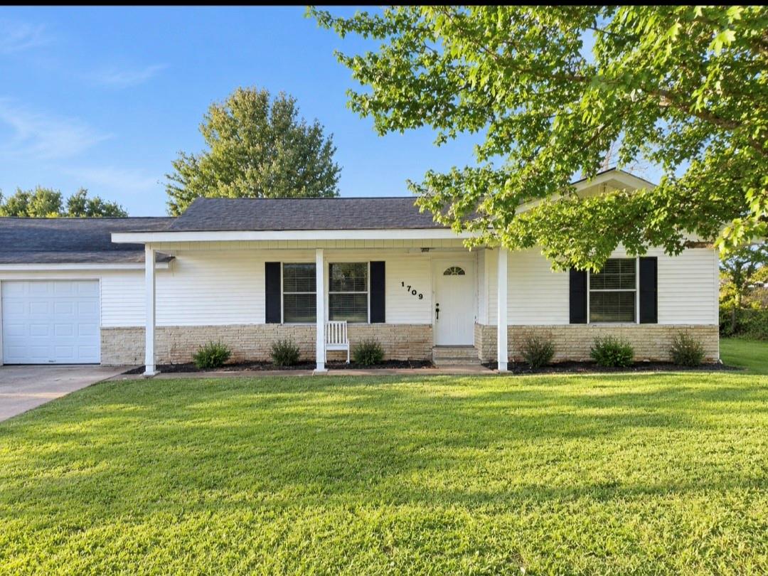 1703 Sterling Drive — photo