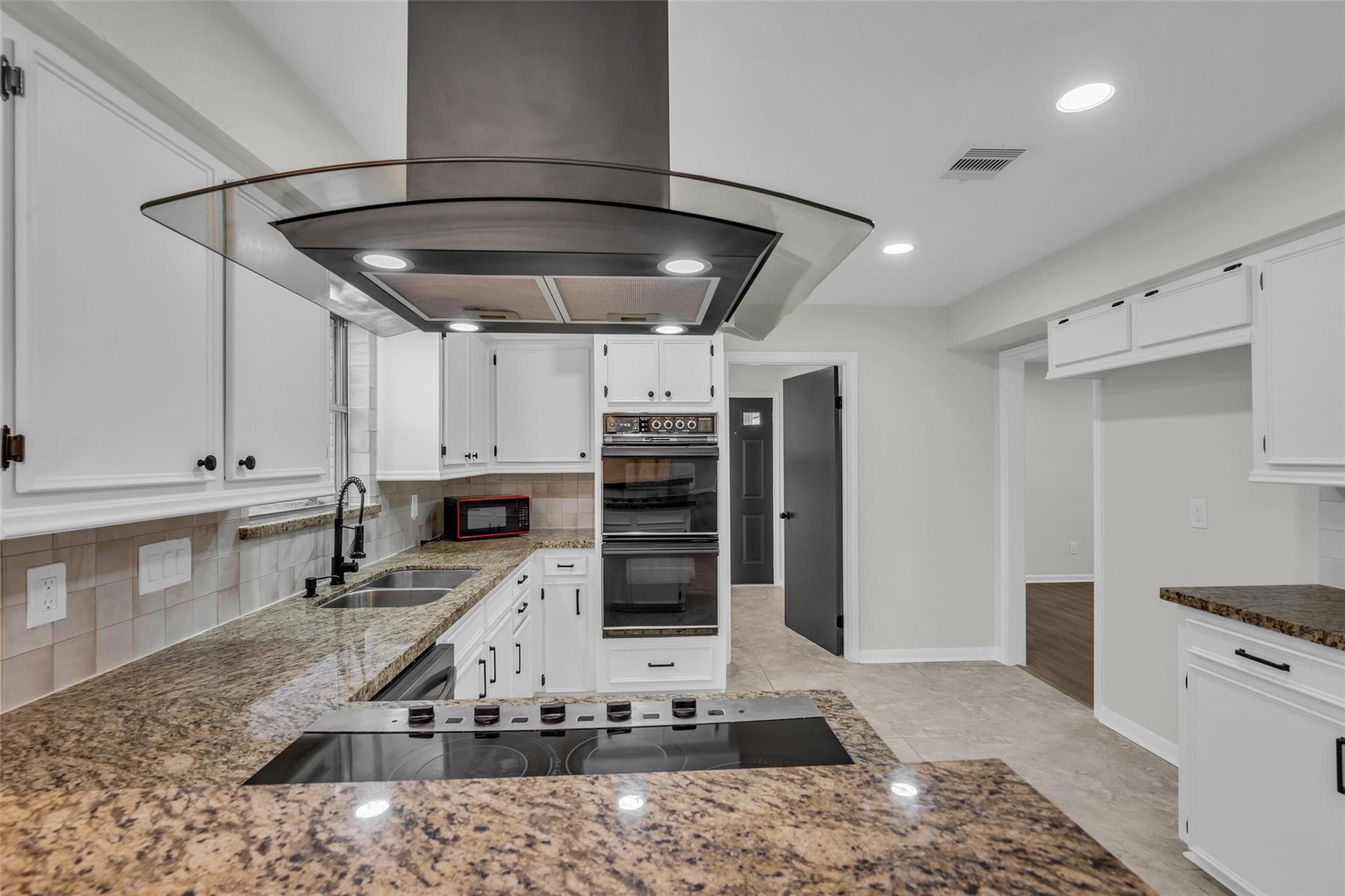 3911 Pecan Valley Drive — photo
