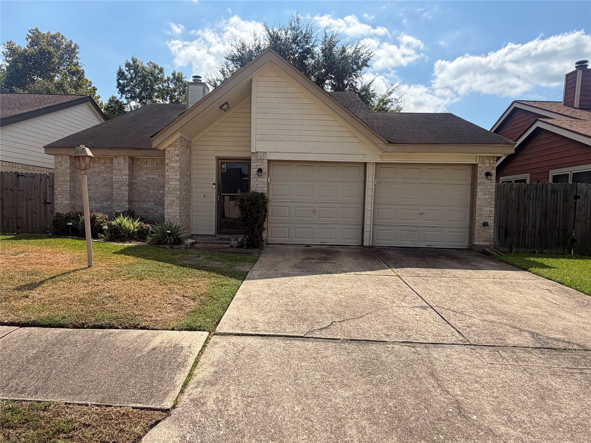 1423 Hunters Park Drive — photo