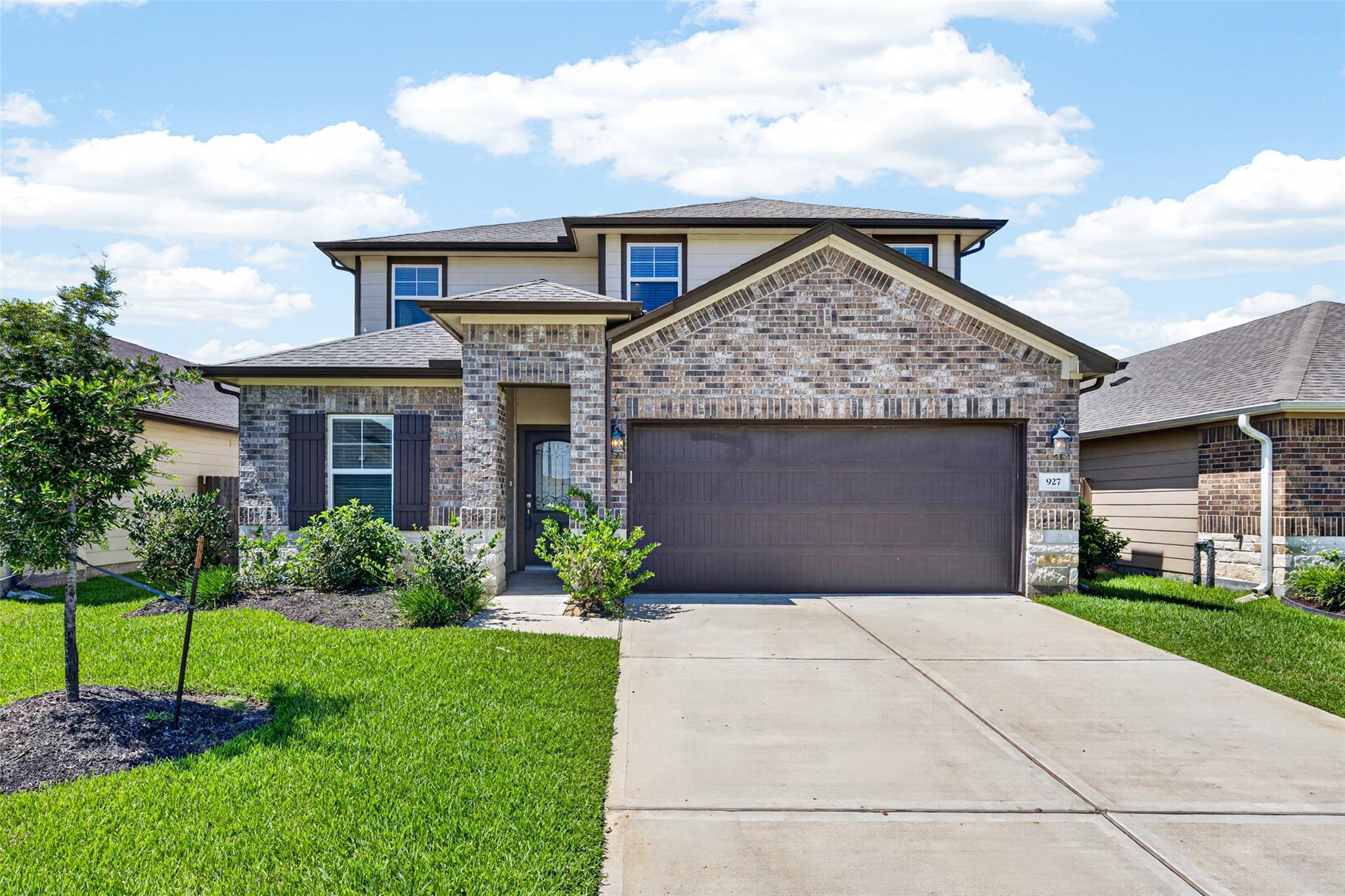 927 Cloverdale Drive — photo