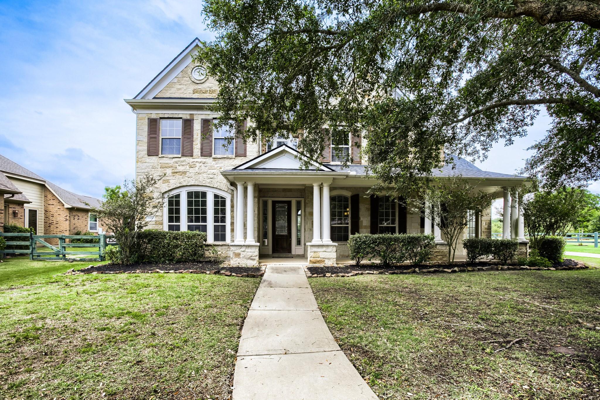 5106 Water Oak Crescent — photo
