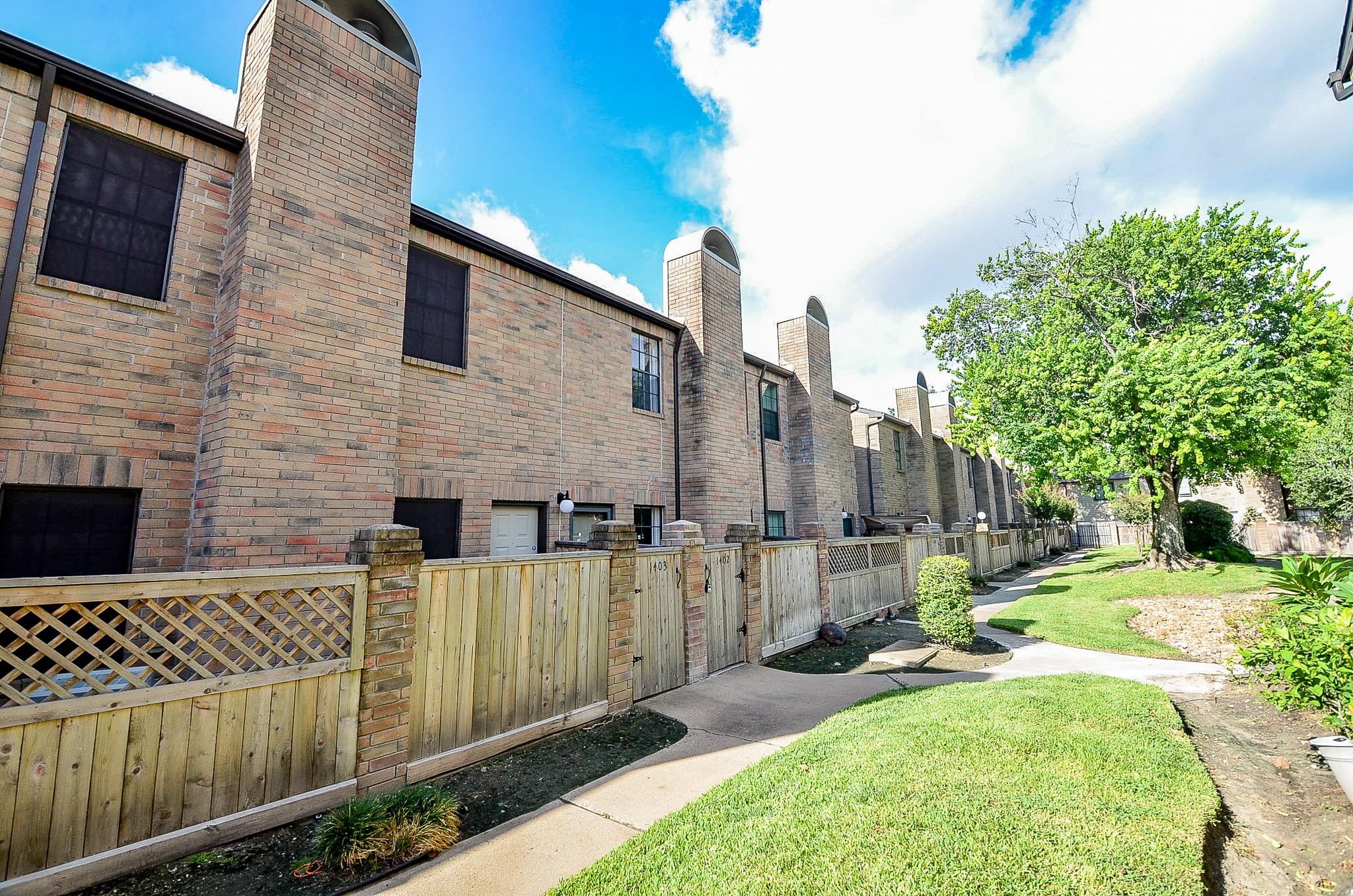 9850 Pagewood Lane #1403 — photo