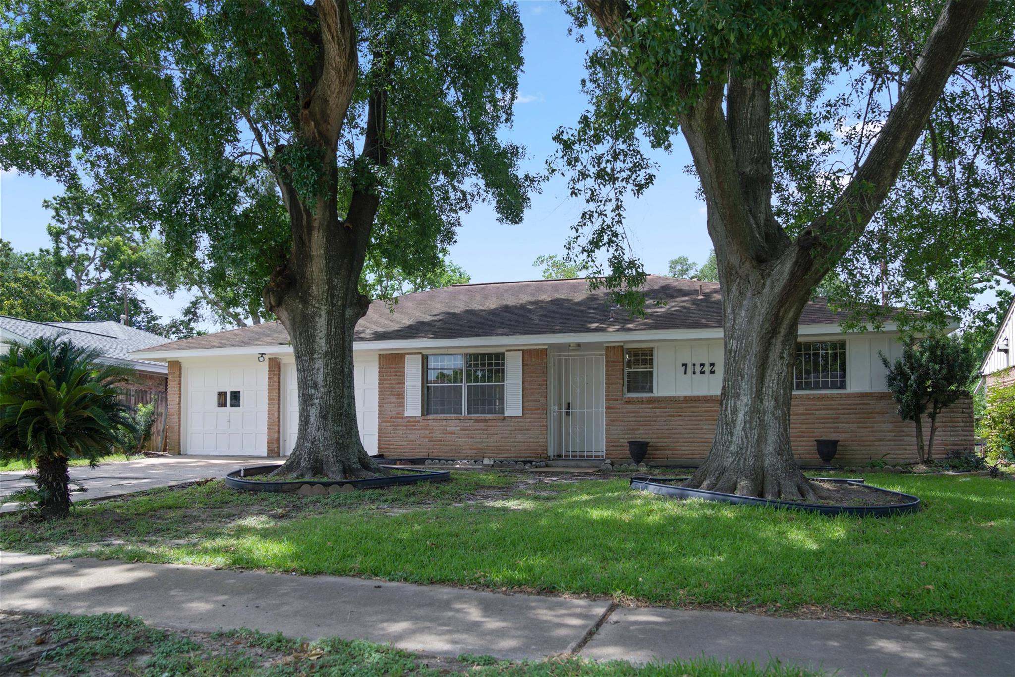 7122 Tanager Street — photo