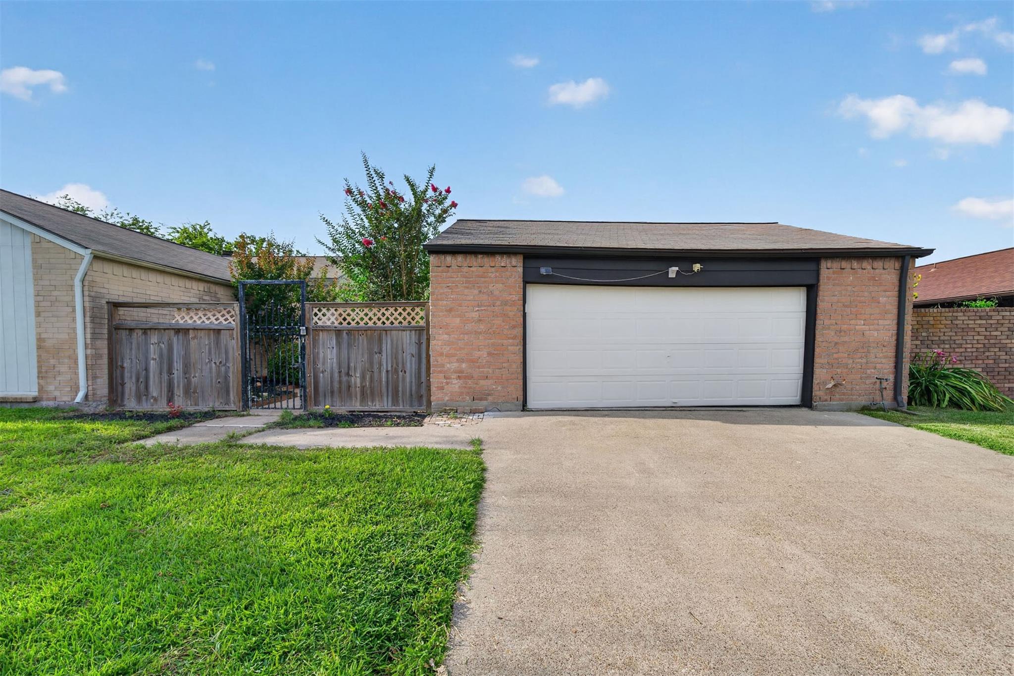 6 Quailwood Drive — photo