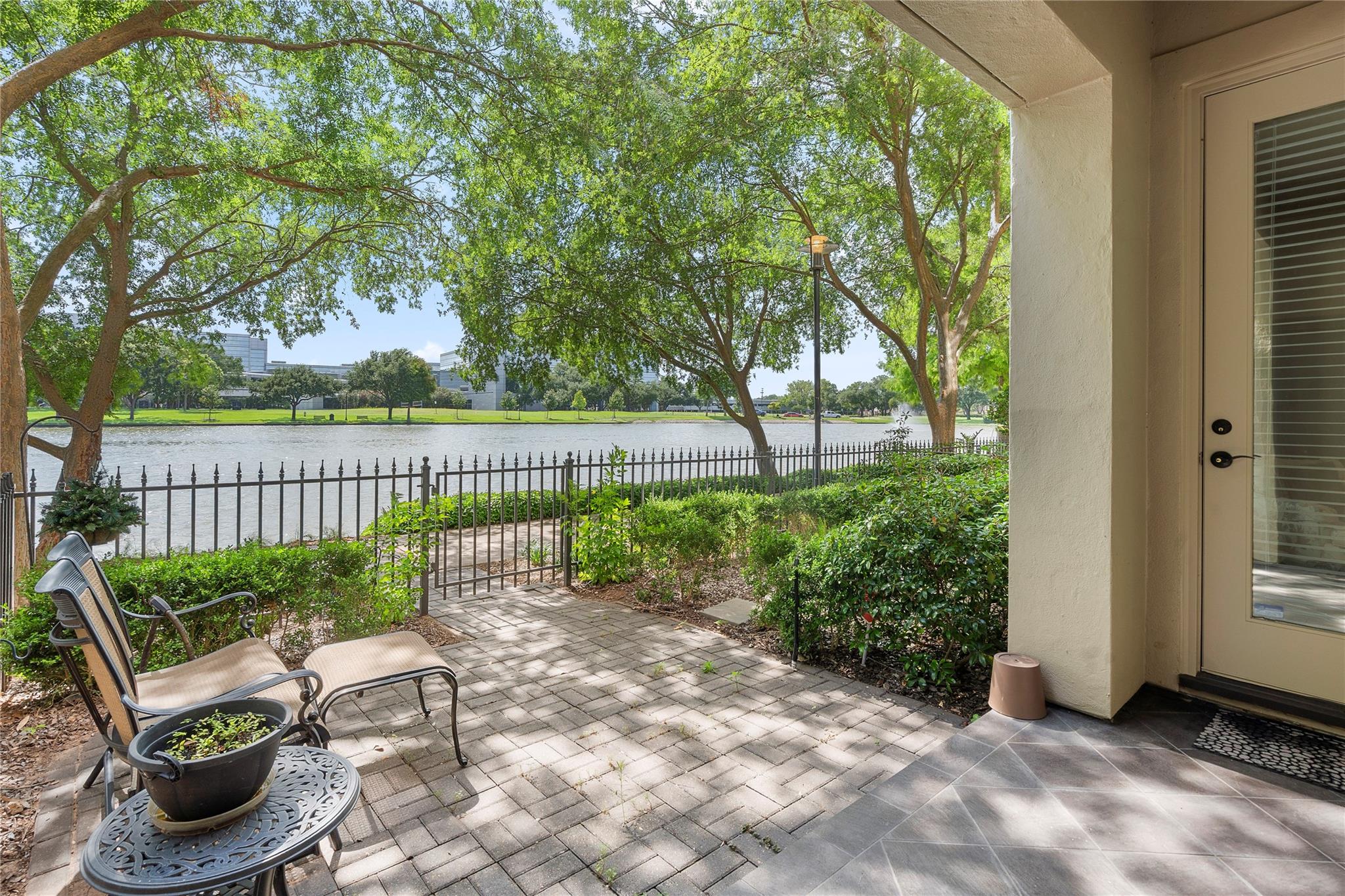 1332 Lake Pointe Parkway — photo