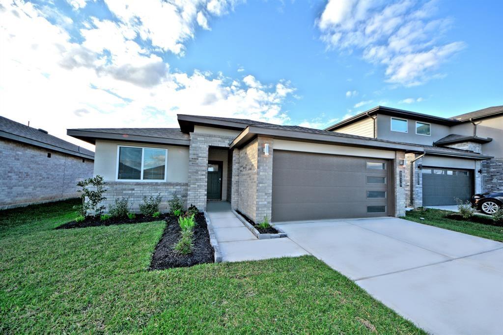 7703 Rainham Valley Lane — photo
