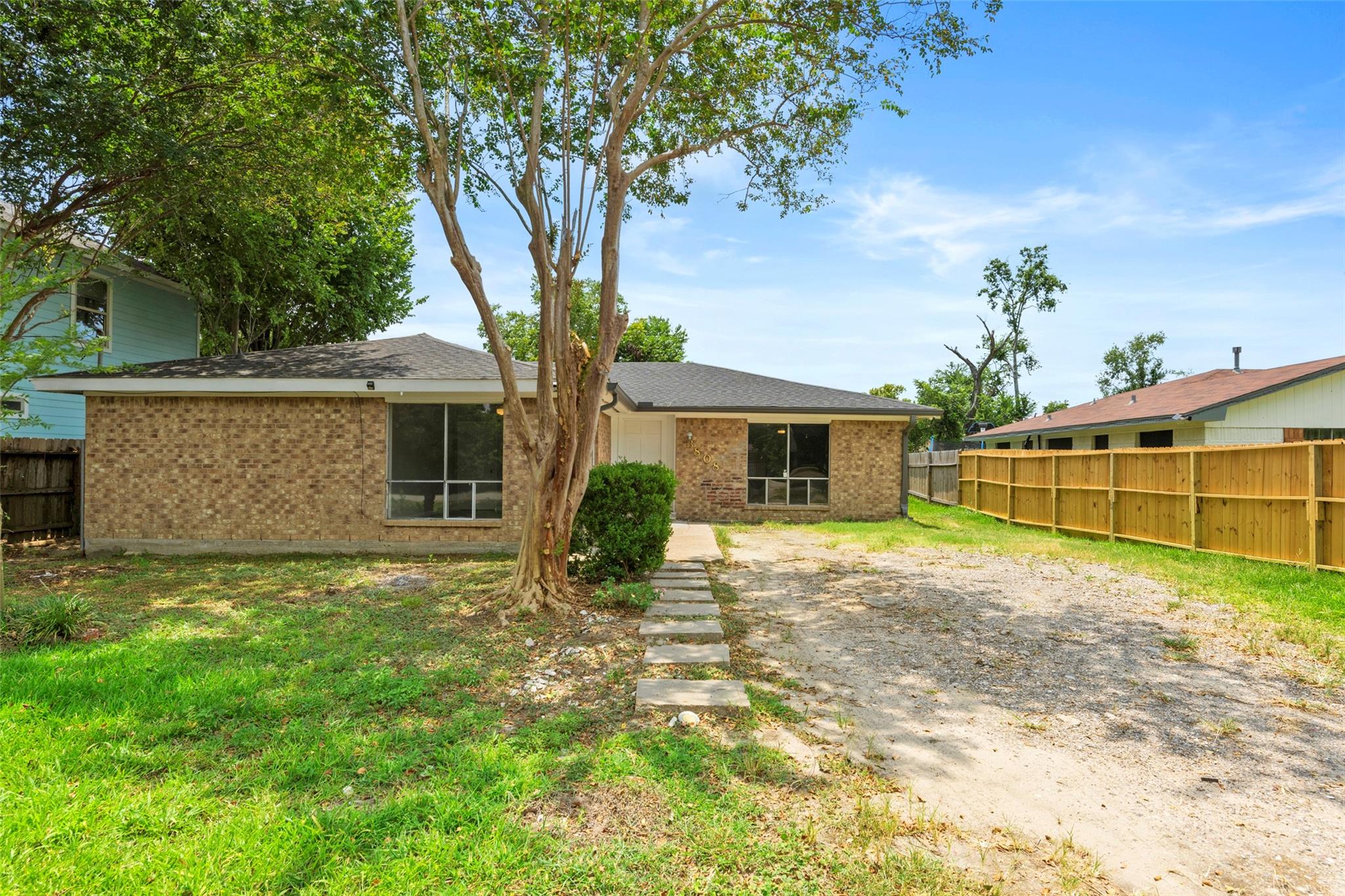 3808 Corto Street — photo