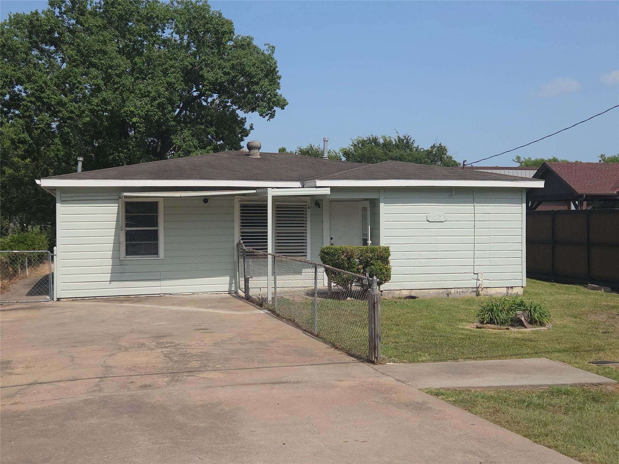 122 S Willow Street — photo