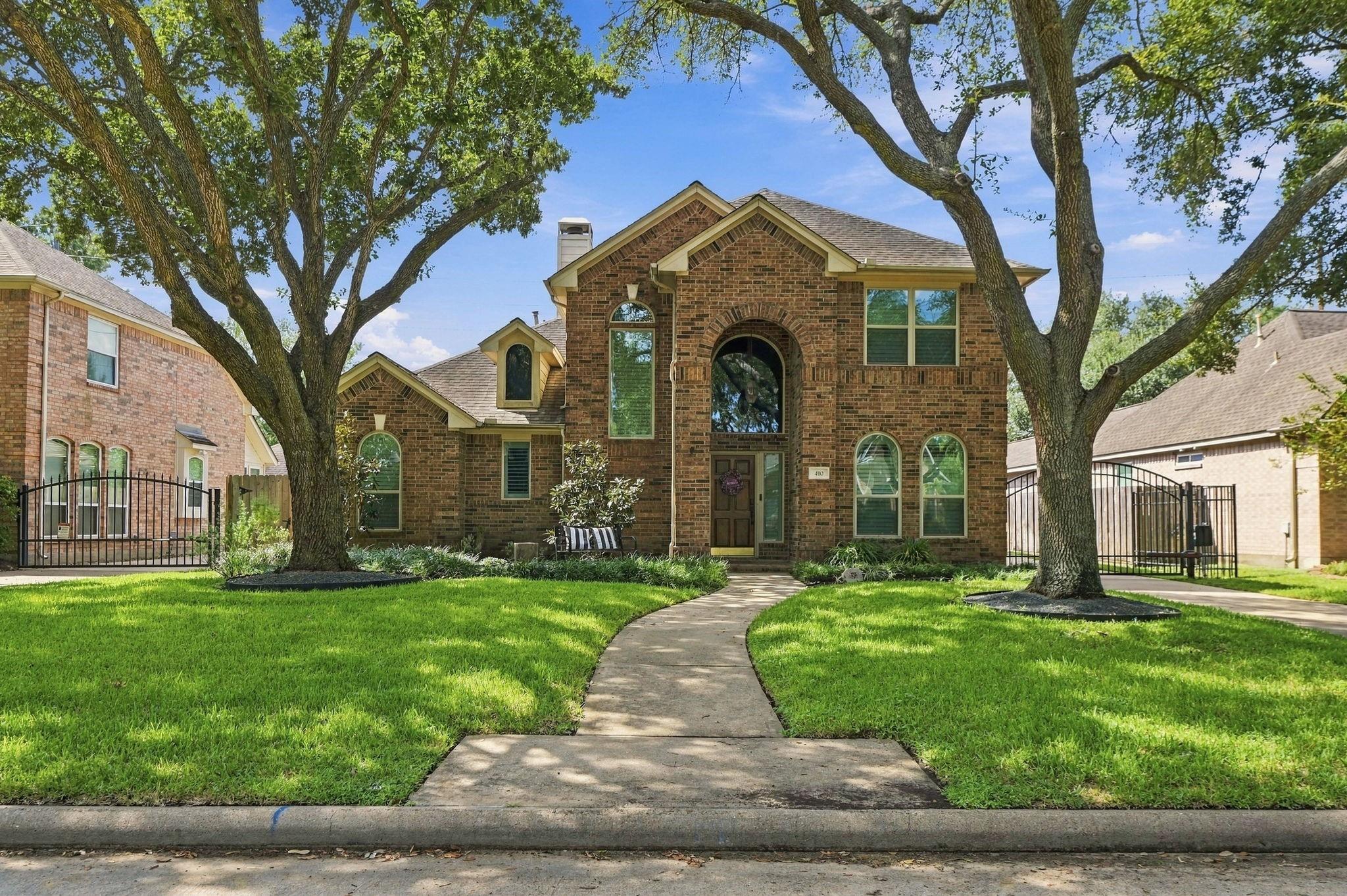 410 Wellington Point — photo