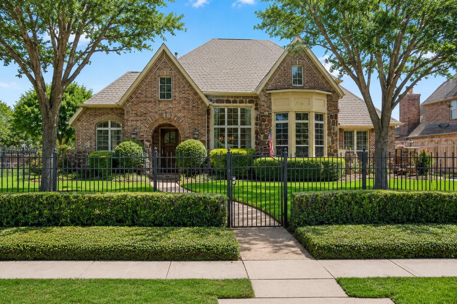 30 Waters Lake Boulevard — photo