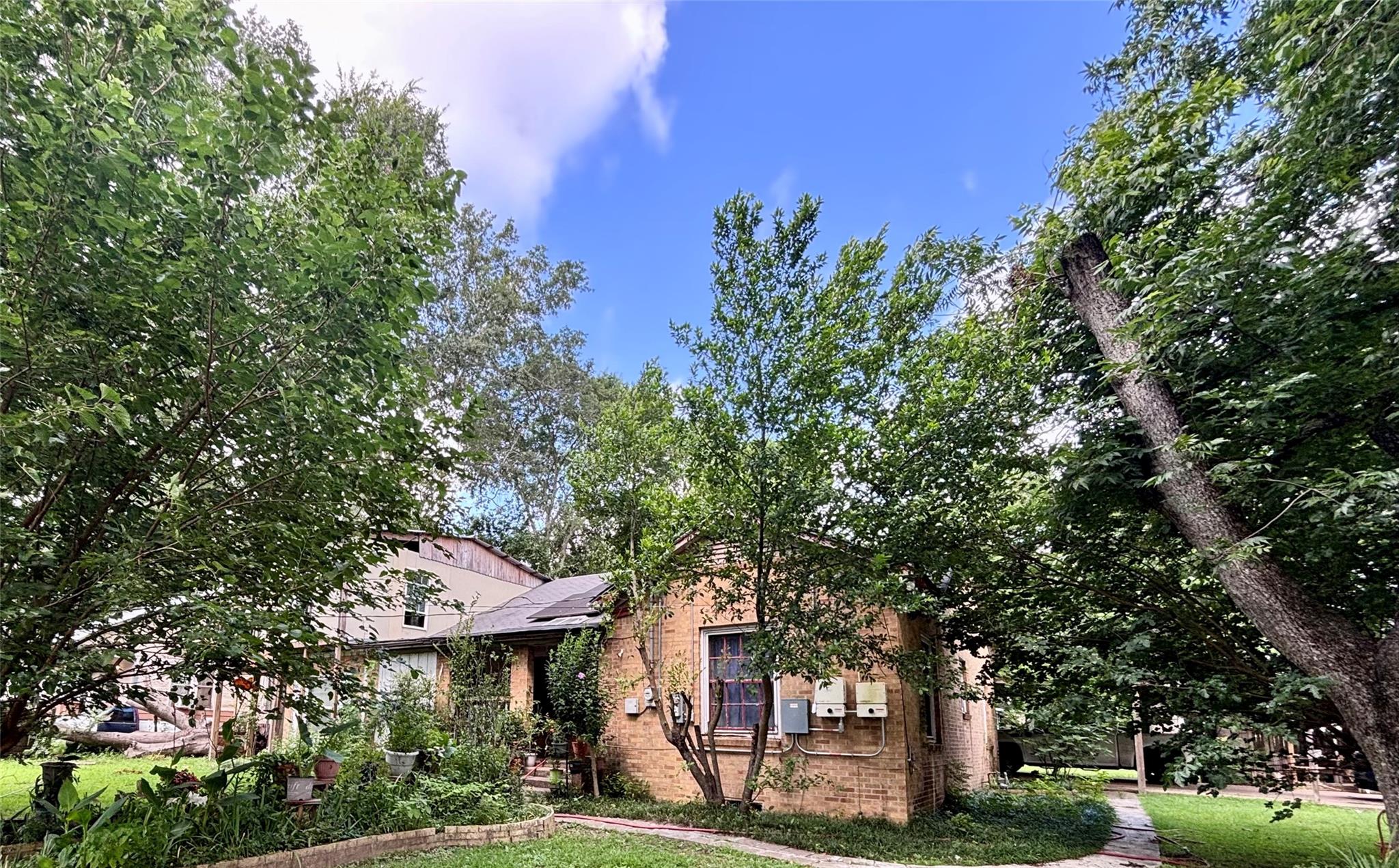 401 S Cottonwood Street — photo