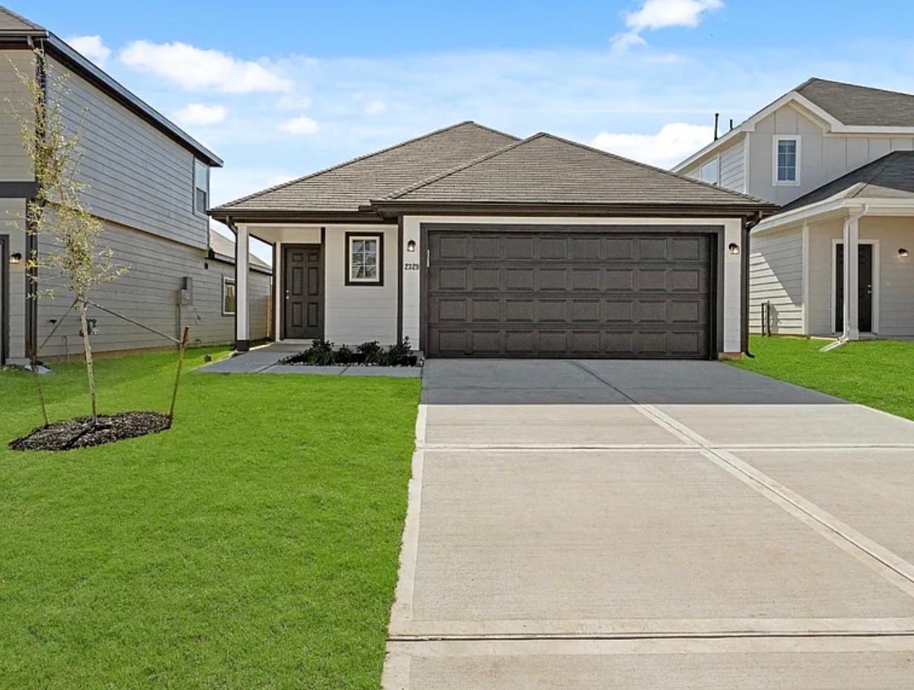 2329 Mooneye Court — photo