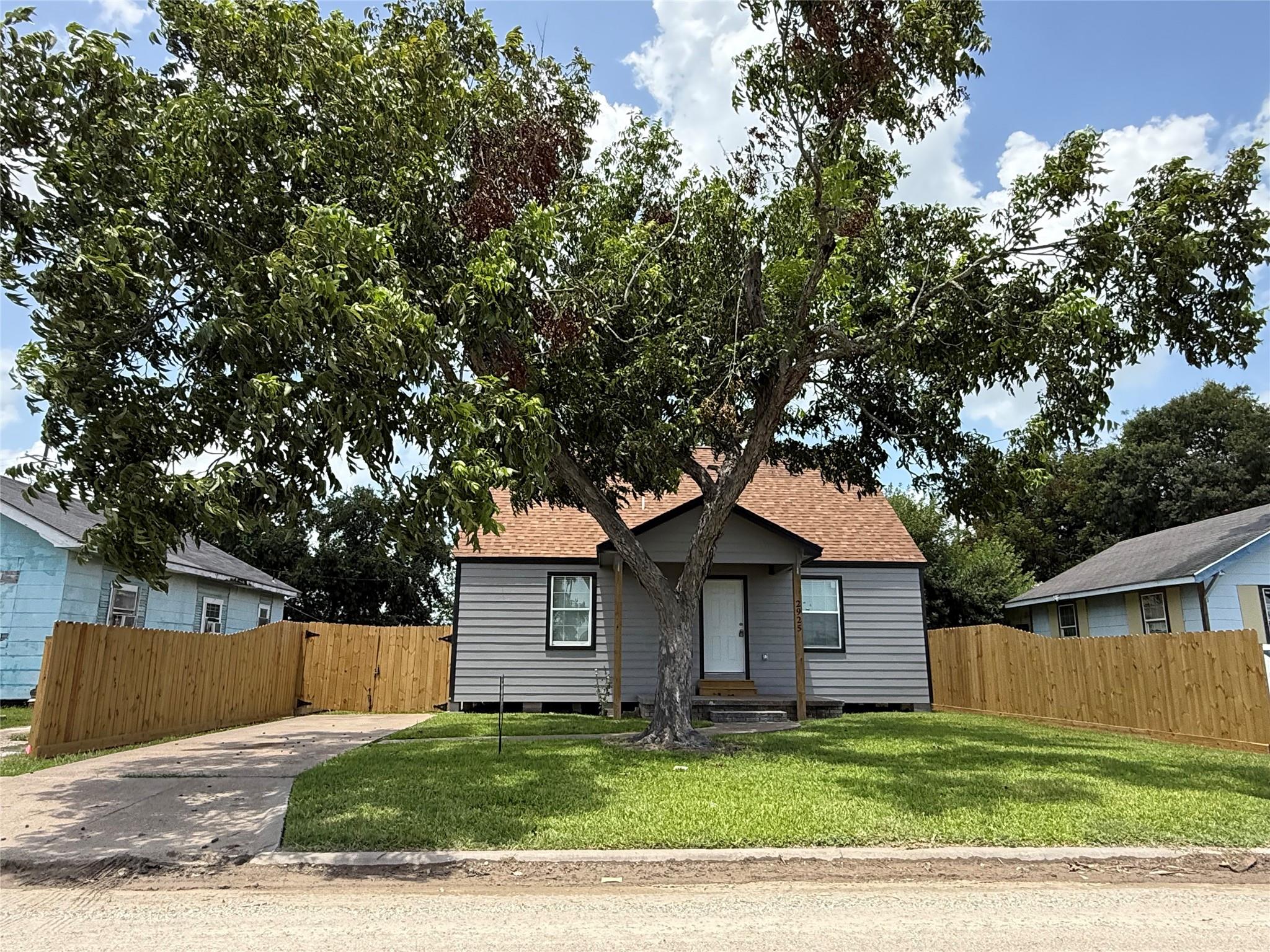 2925 17th Street — photo