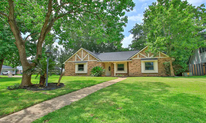 9726 John Bank Drive — photo