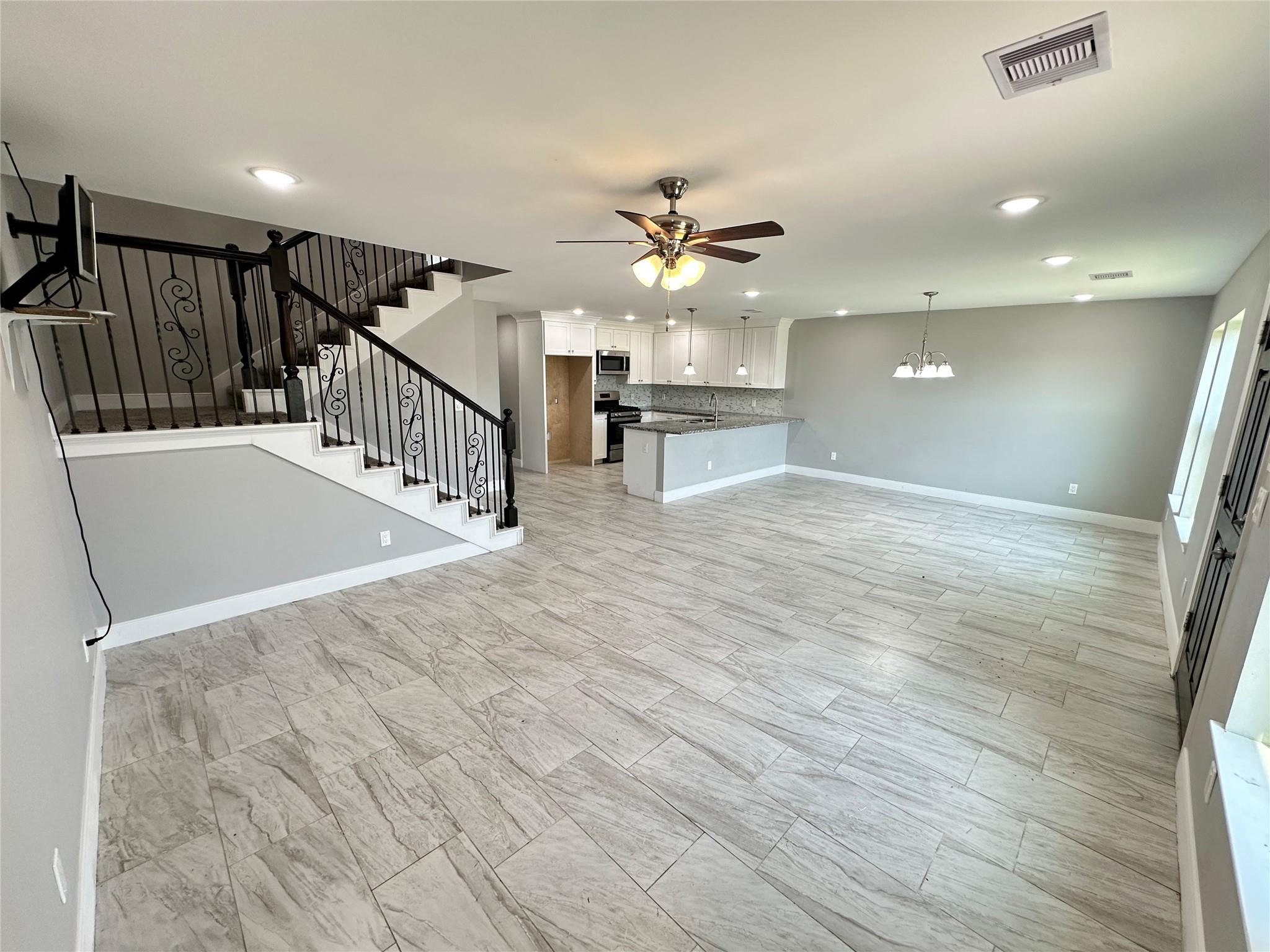12703 W Hardy Road — photo