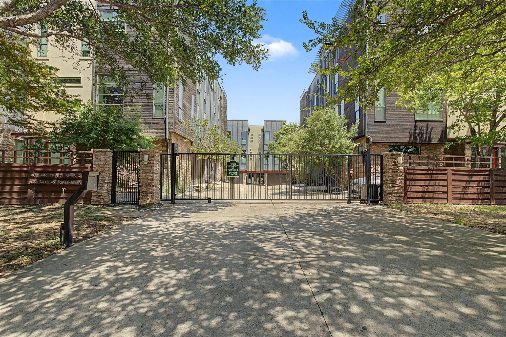 432 Trinity River Circle — photo