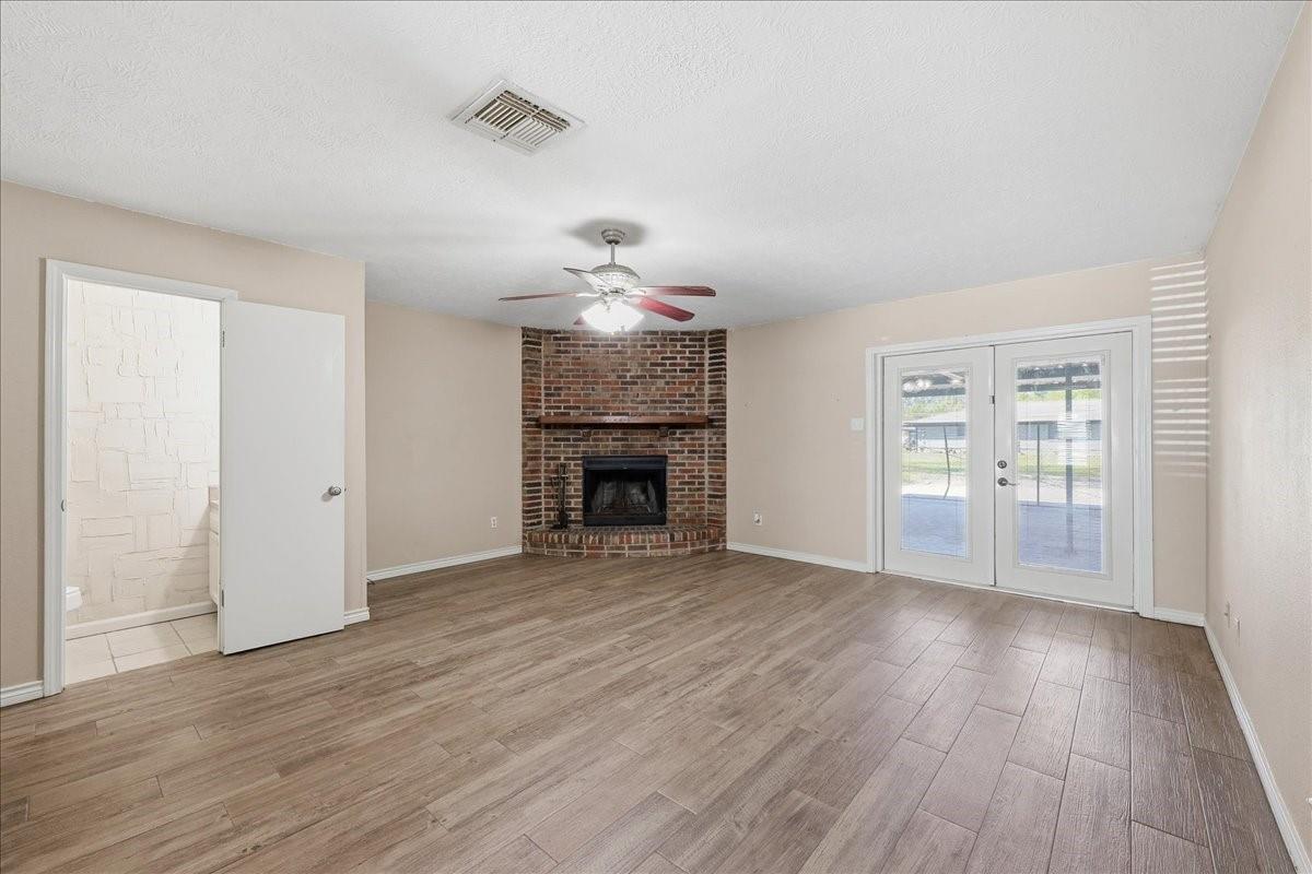 481 Moore, Vidor, TX 77662 — photo 2