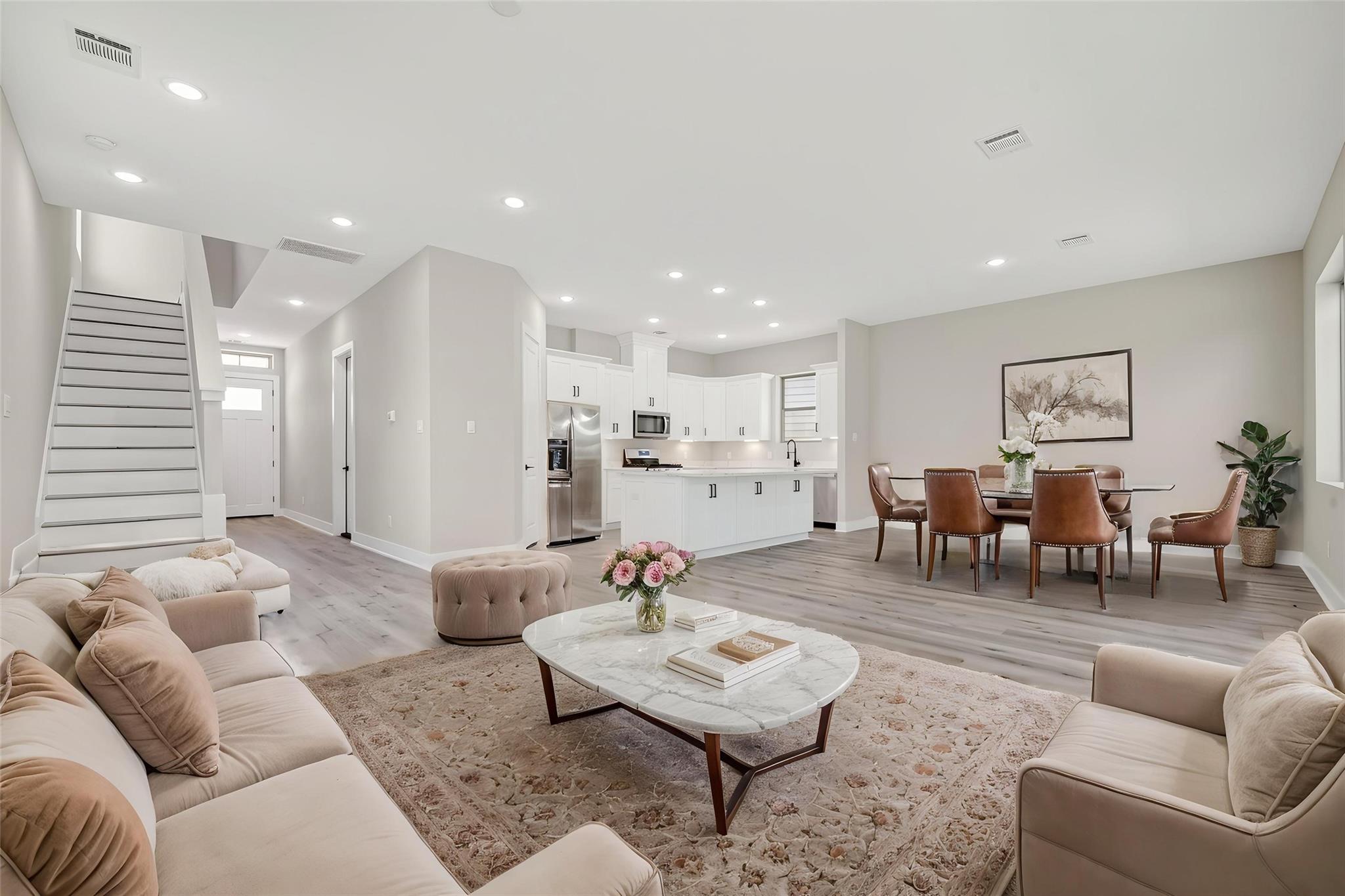4902 Wunder Way — photo