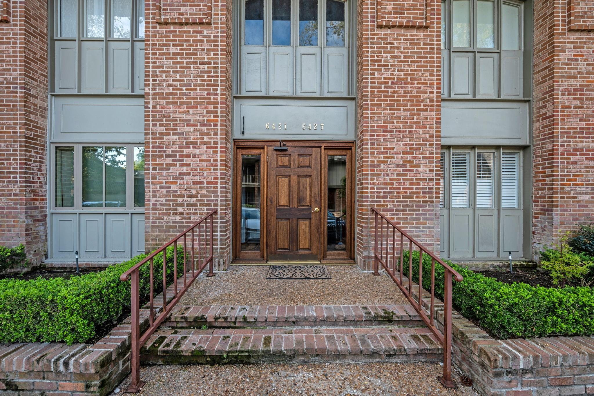 6423 Bayou Glen Road — photo