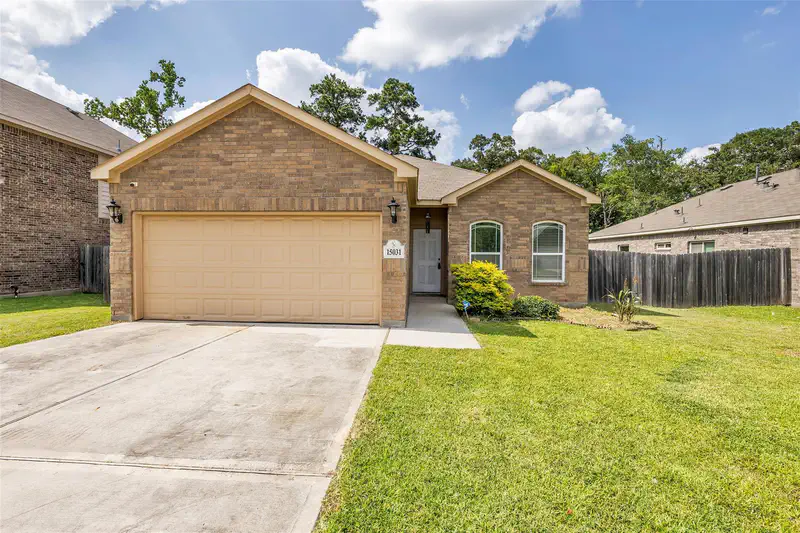15031 Meadow Glen N — photo