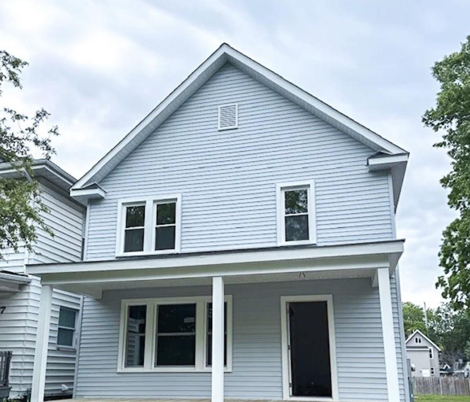 313 E St Joseph Street — photo