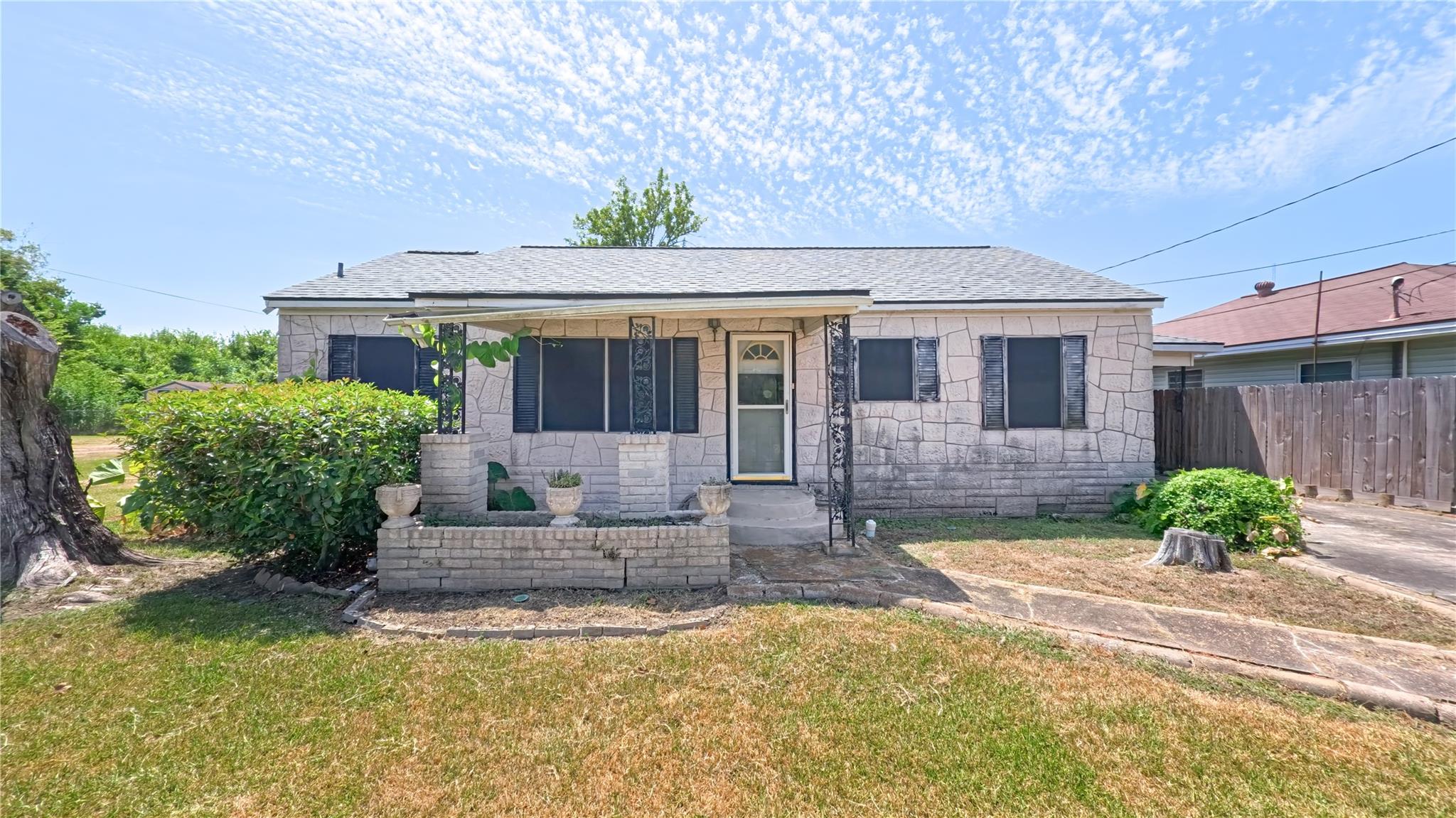 2116 Allen Lane — photo
