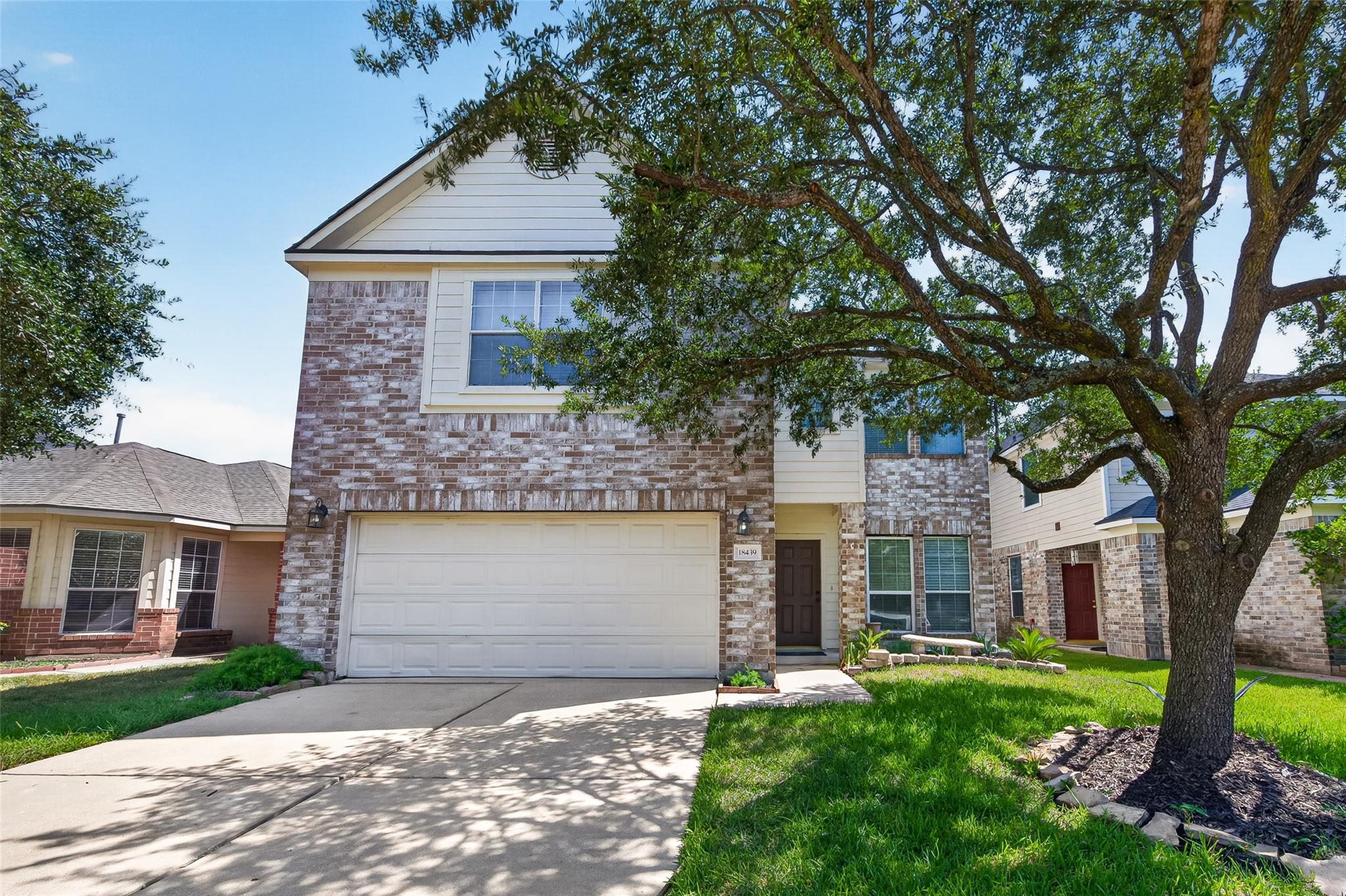 18439 Alemarble Oak Street — photo